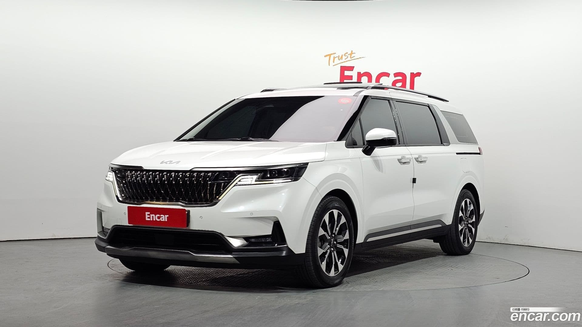 Main__Slider__Photo:Canival Kia 2023.0-0