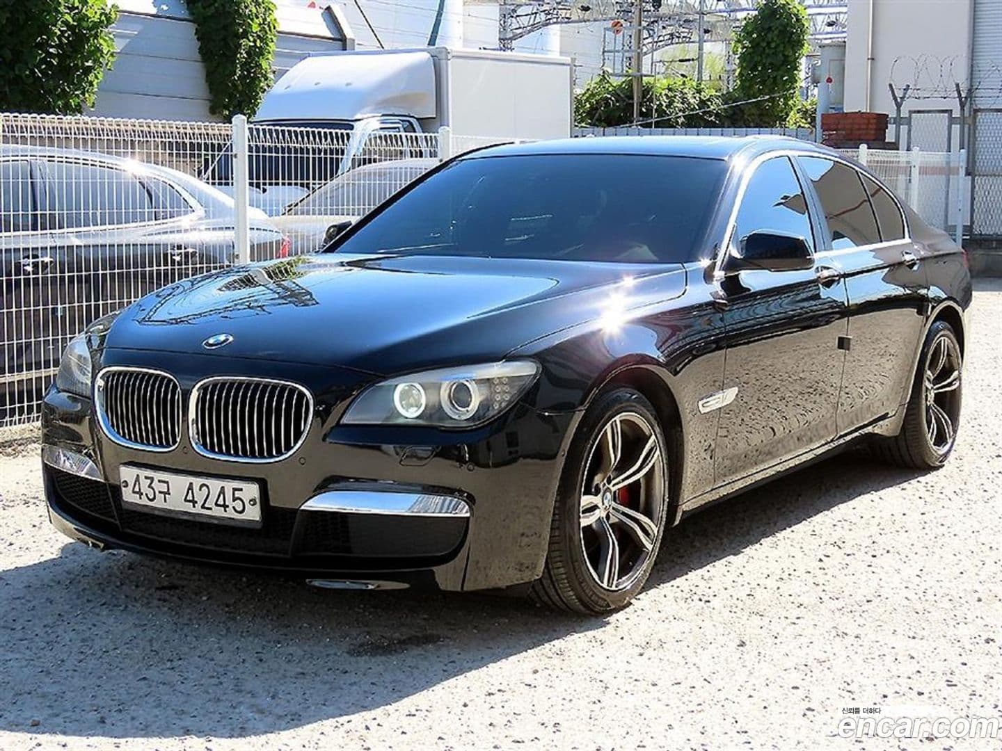 Main__Slider__Photo:7-Series BMW 2011.3-0
