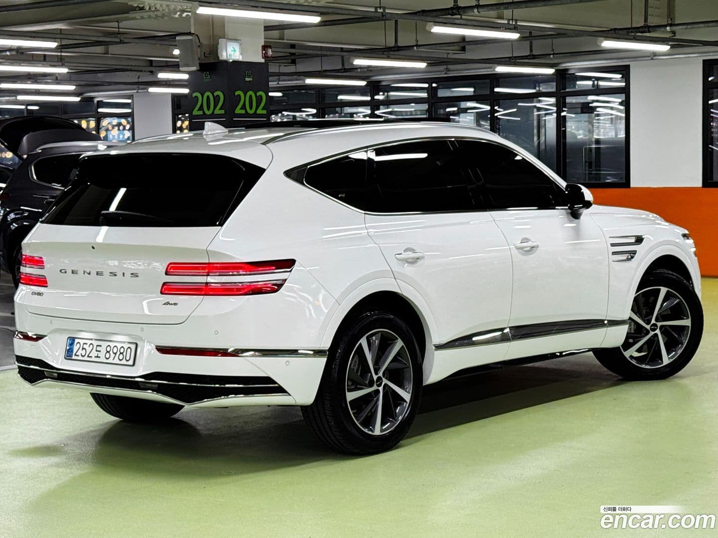 Main__Slider__Photo:GV80 Genesis 2024.2-0