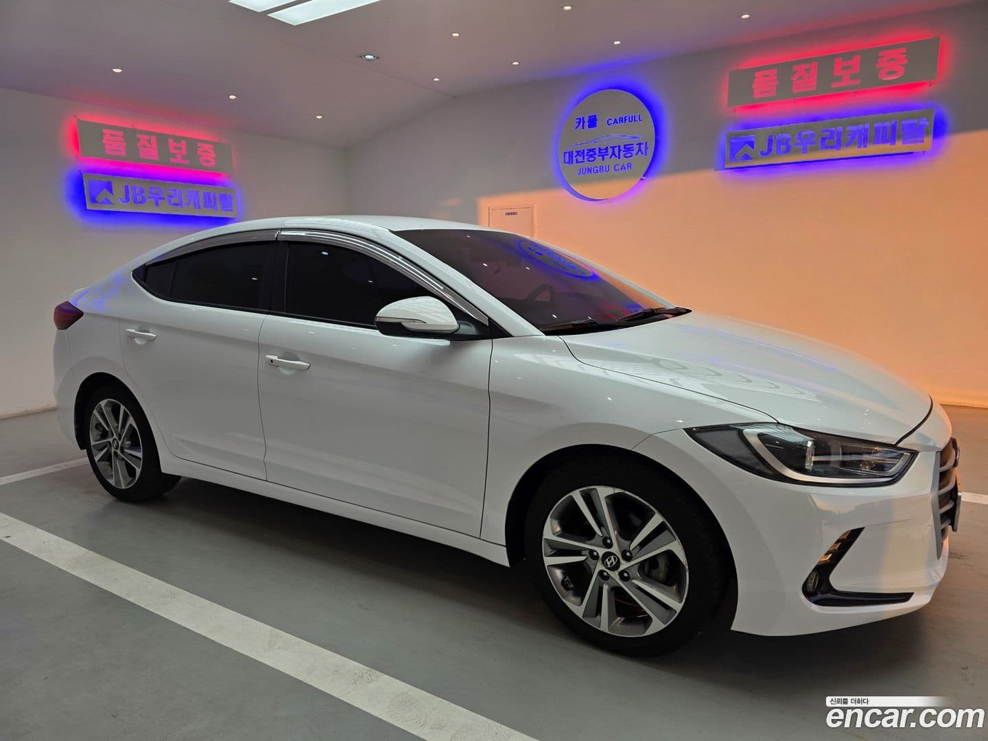 Main__Slider__Photo:AVANTE Hyundai 2018.5-0