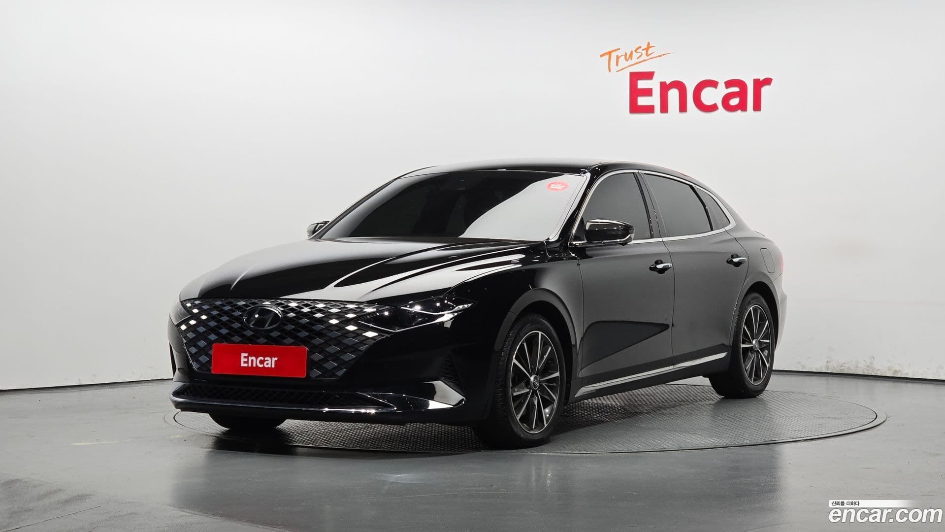 Main__Slider__Photo:Grandeur Hyundai 2022.7-0