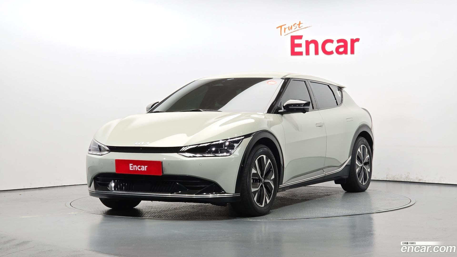 Main__Slider__Photo:EV6 Kia 2022.9-0