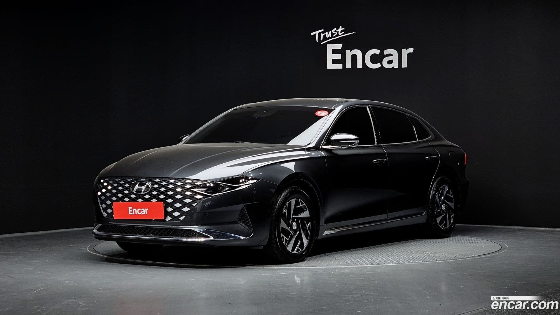 Main__Slider__Photo:Grandeur Hyundai 2022.8-0