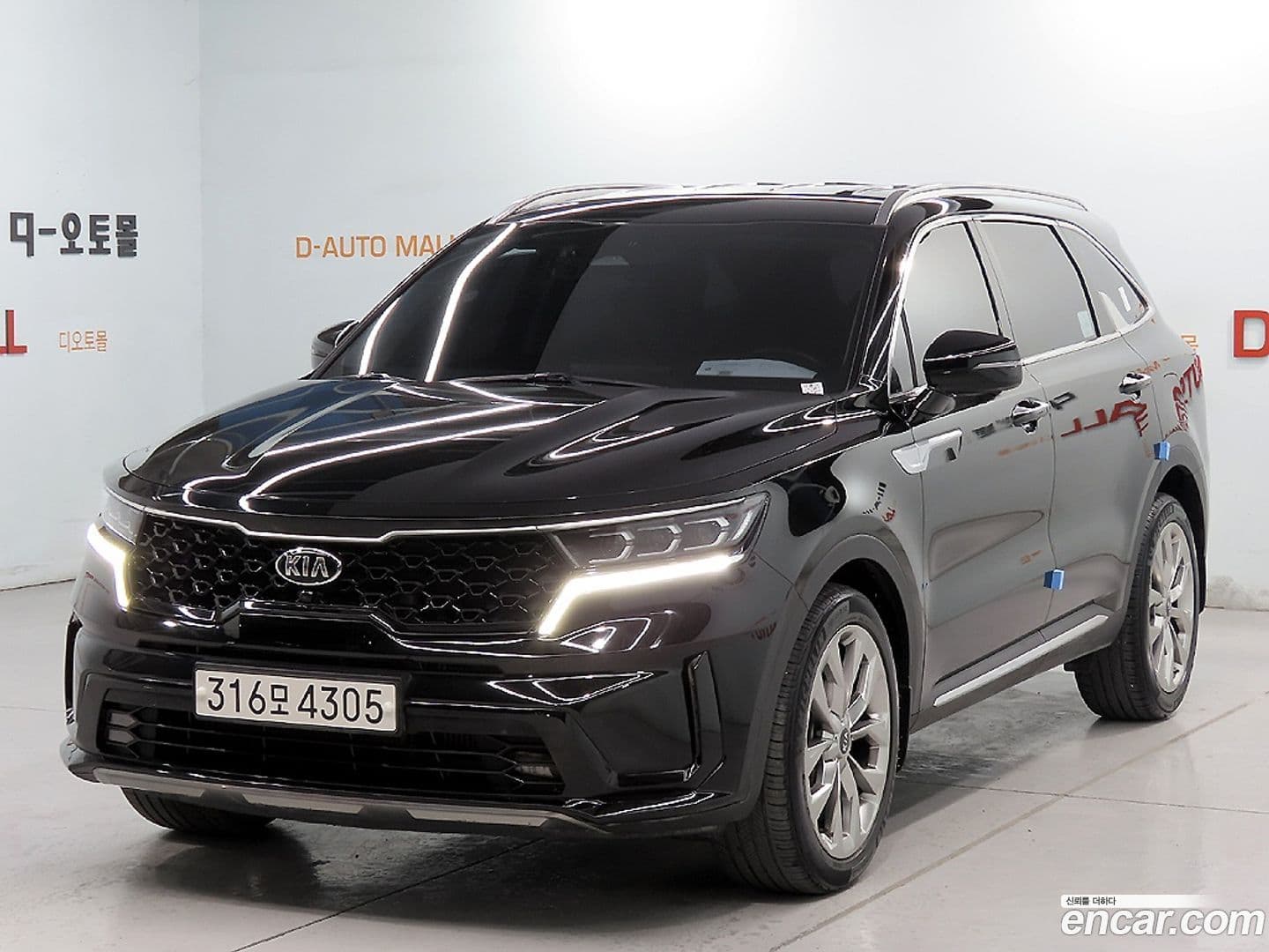 Main__Slider__Photo:Sorento Kia 2020.4-0