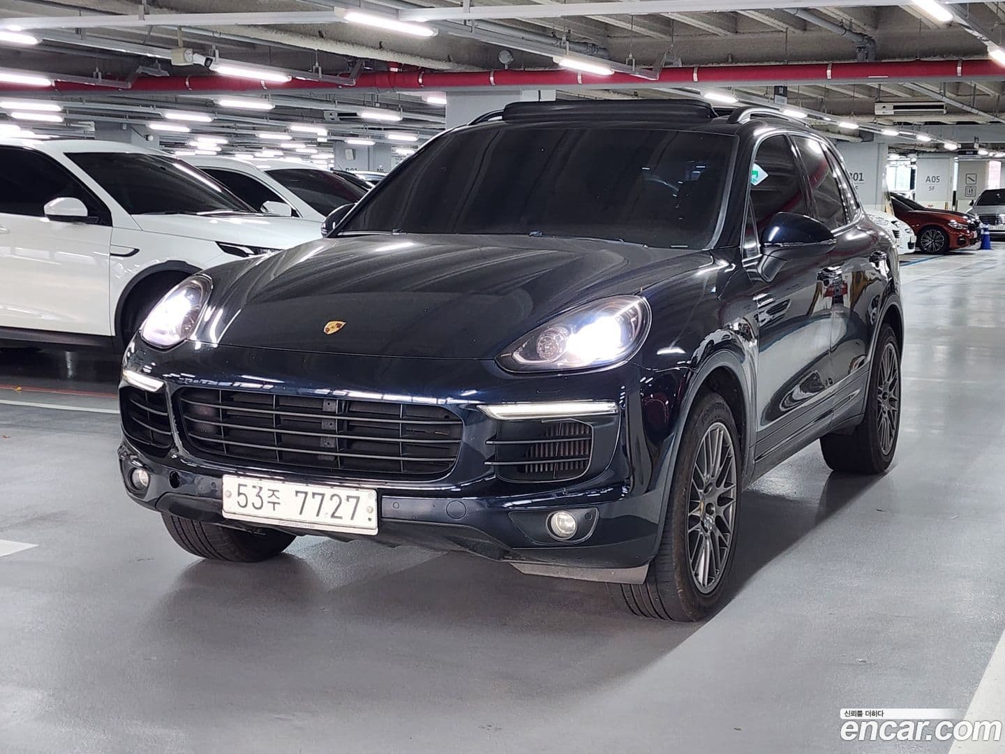 Main__Slider__Photo:Cayenne Porsche 2015.3-0
