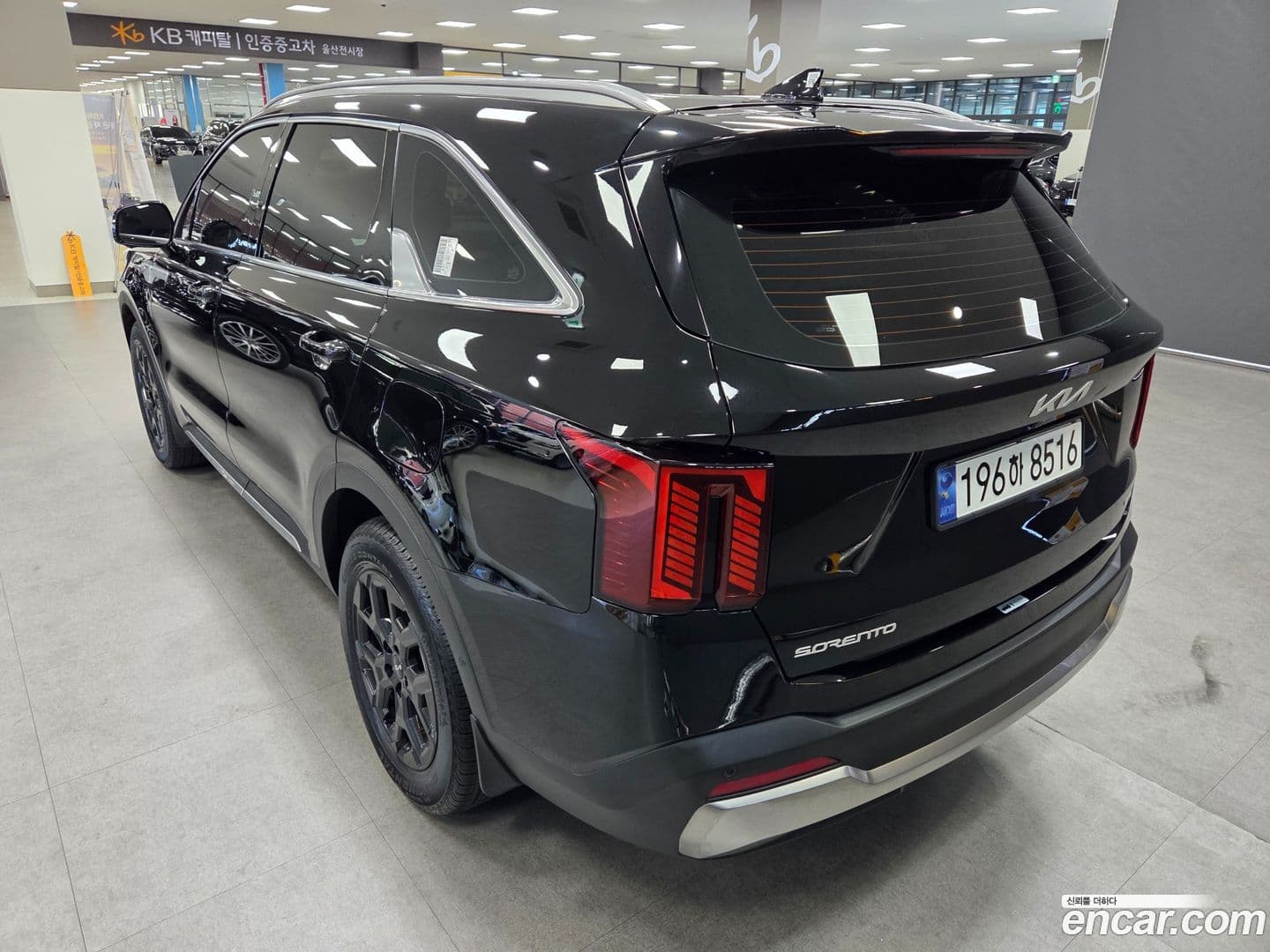 Main__Slider__Photo:Sorento Kia 2024.6-0