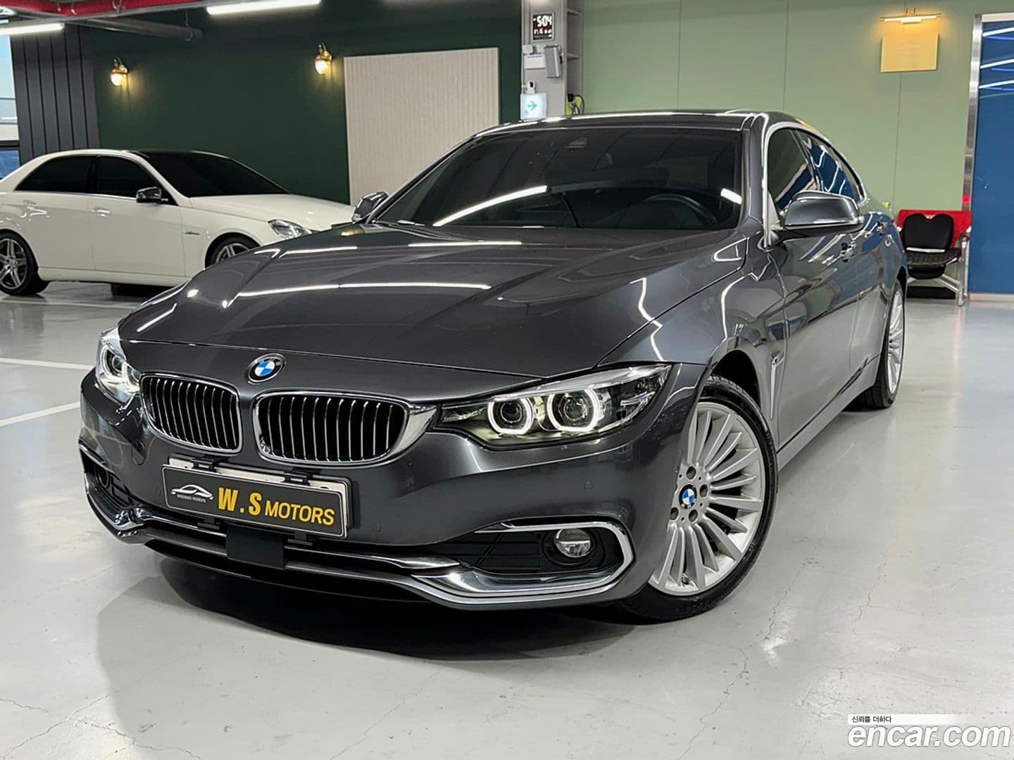 Main__Slider__Photo:4-Series BMW 2020.8-0