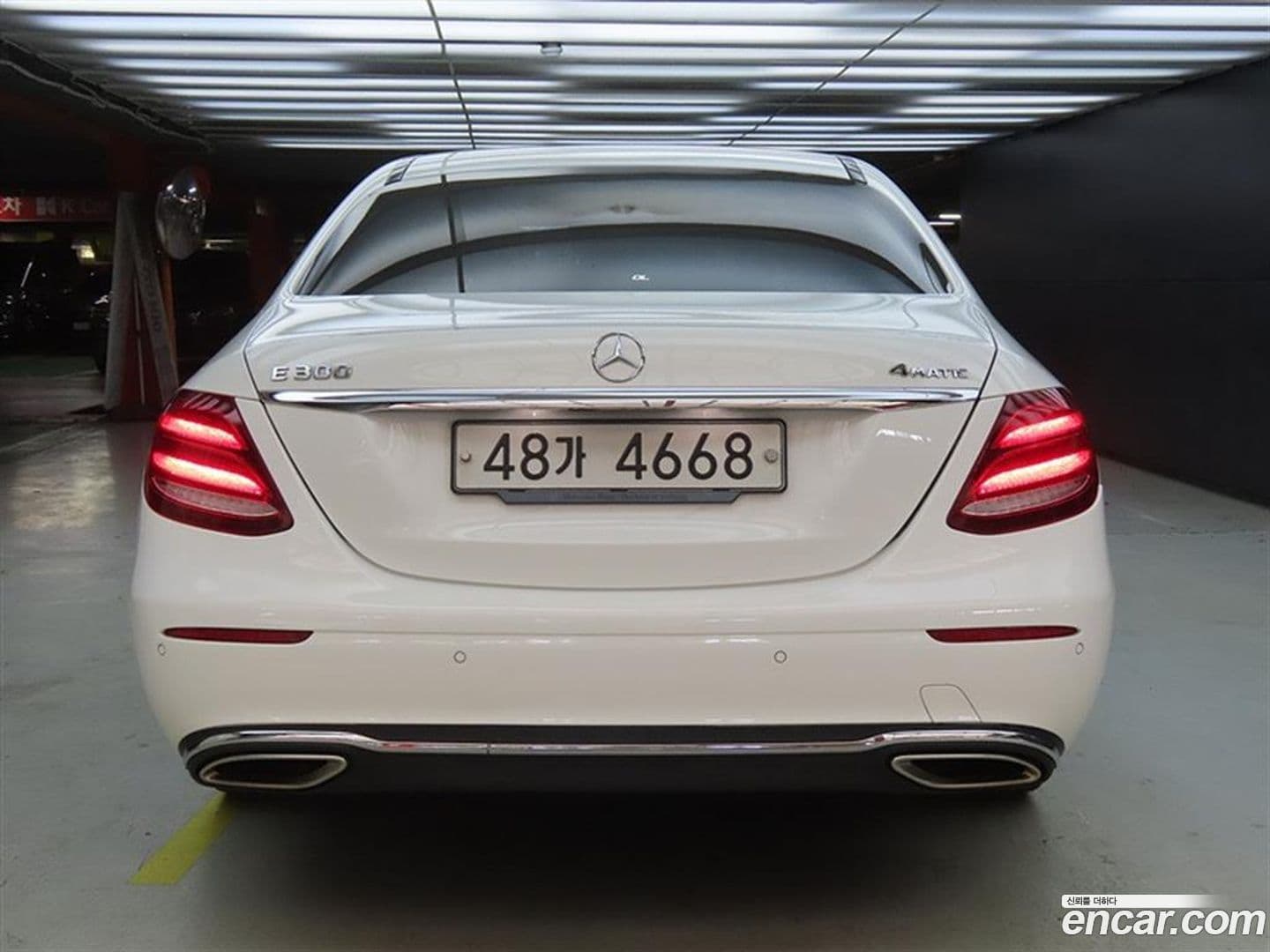 Main__Slider__Photo:E-Class Mercedes-Benz 2017.10-0