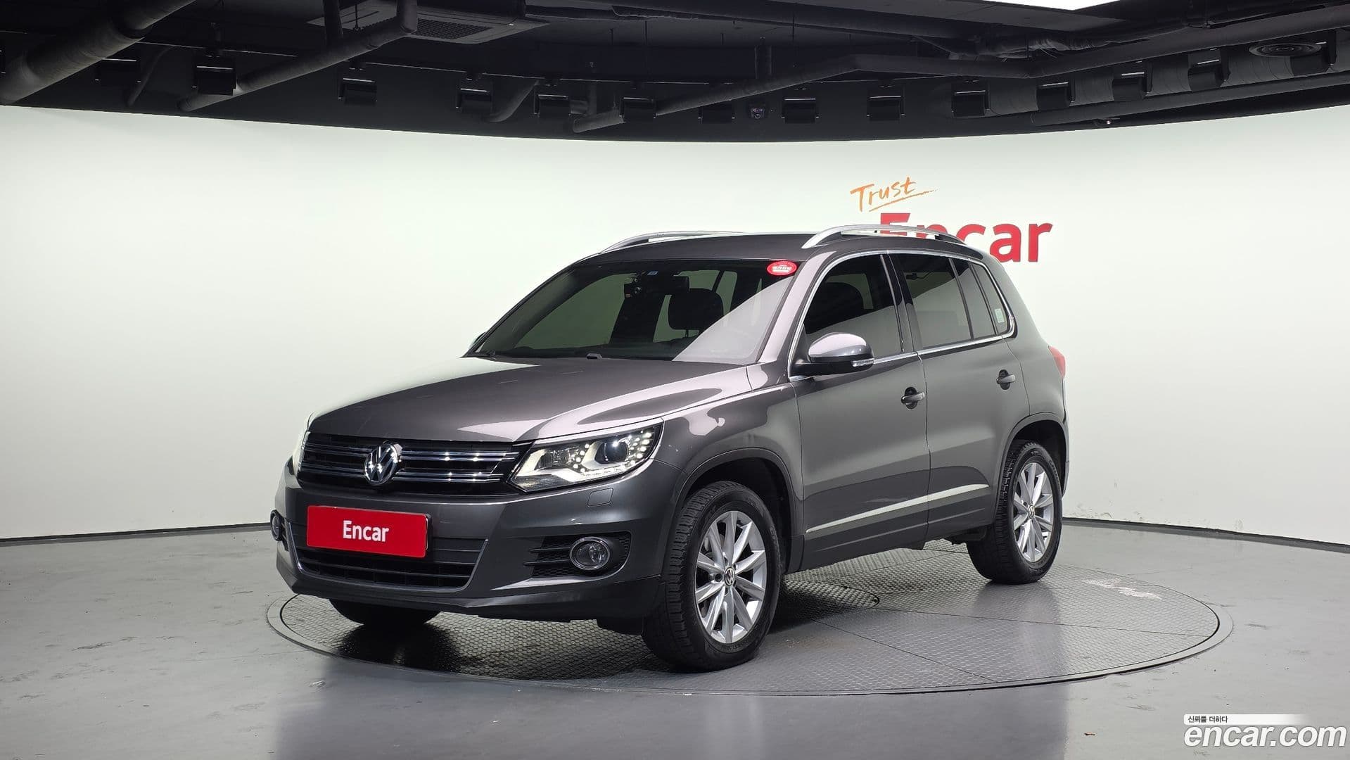 Main__Slider__Photo:Tiguan Volkswagen 2015.11-0