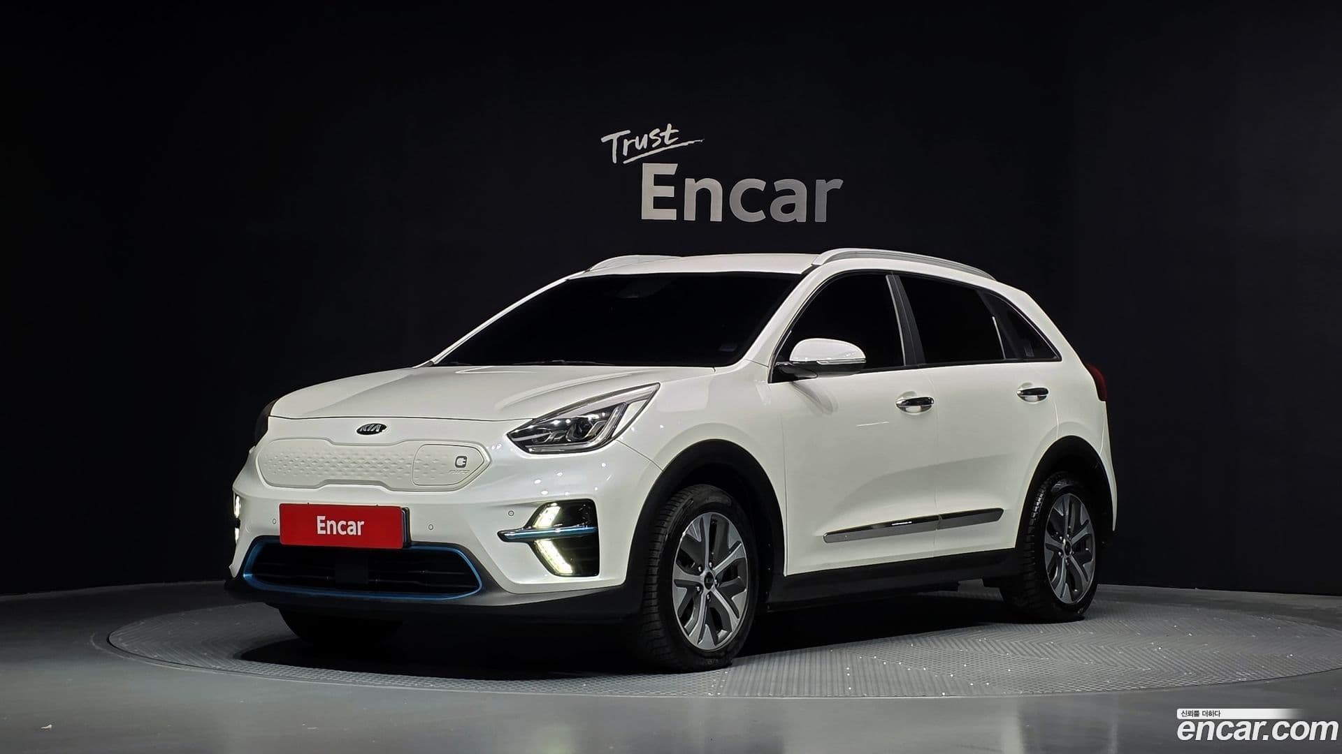 Main__Slider__Photo:Niro Kia 2018.8-0