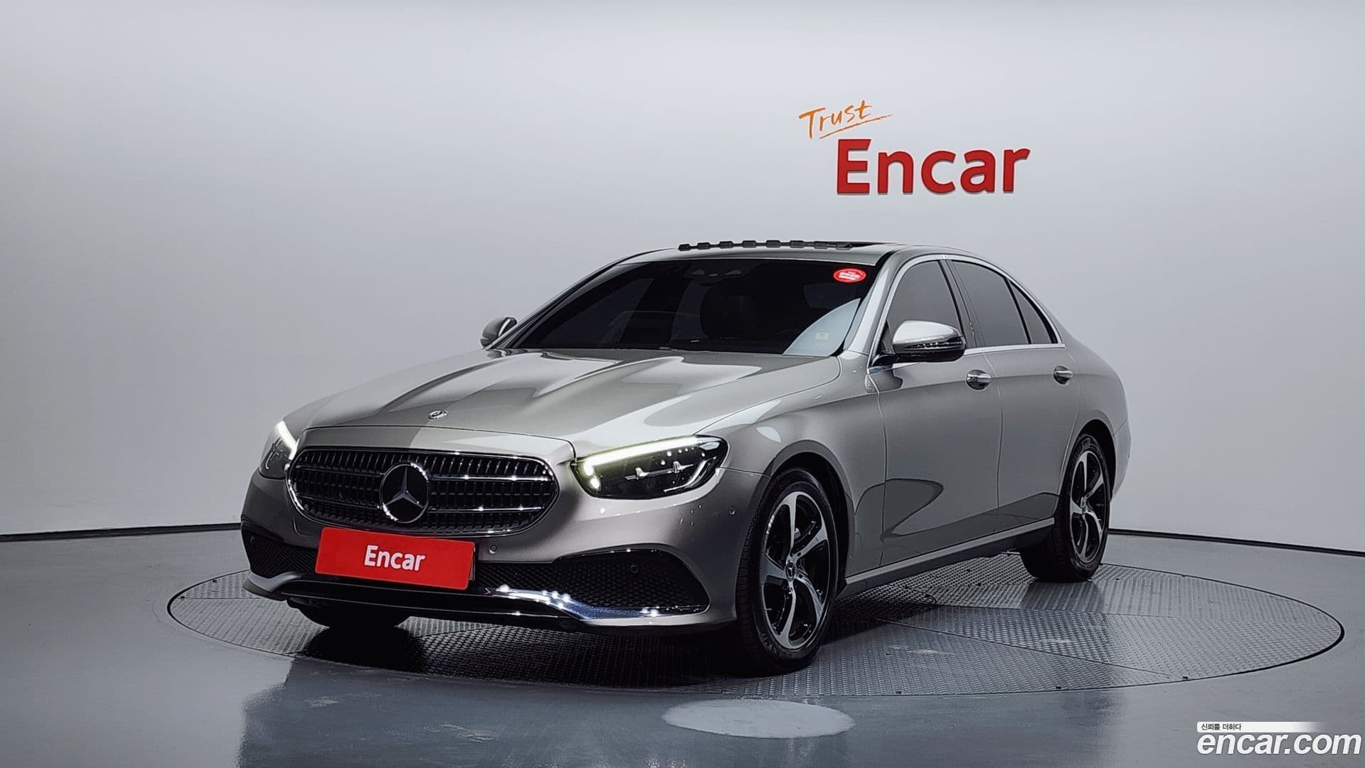 Main__Slider__Photo:E-Class Mercedes-Benz 2021.2-0