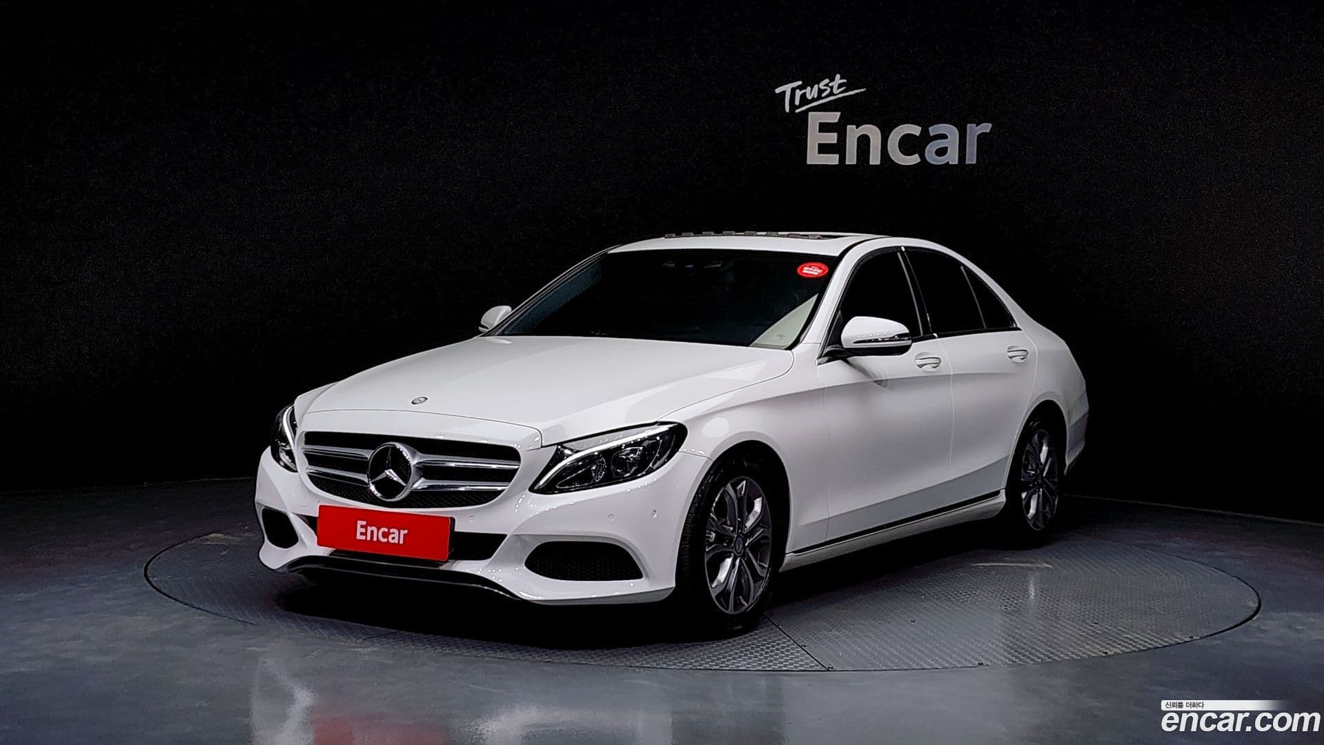 Main__Slider__Photo:C-Class Mercedes-Benz 2016.11-0