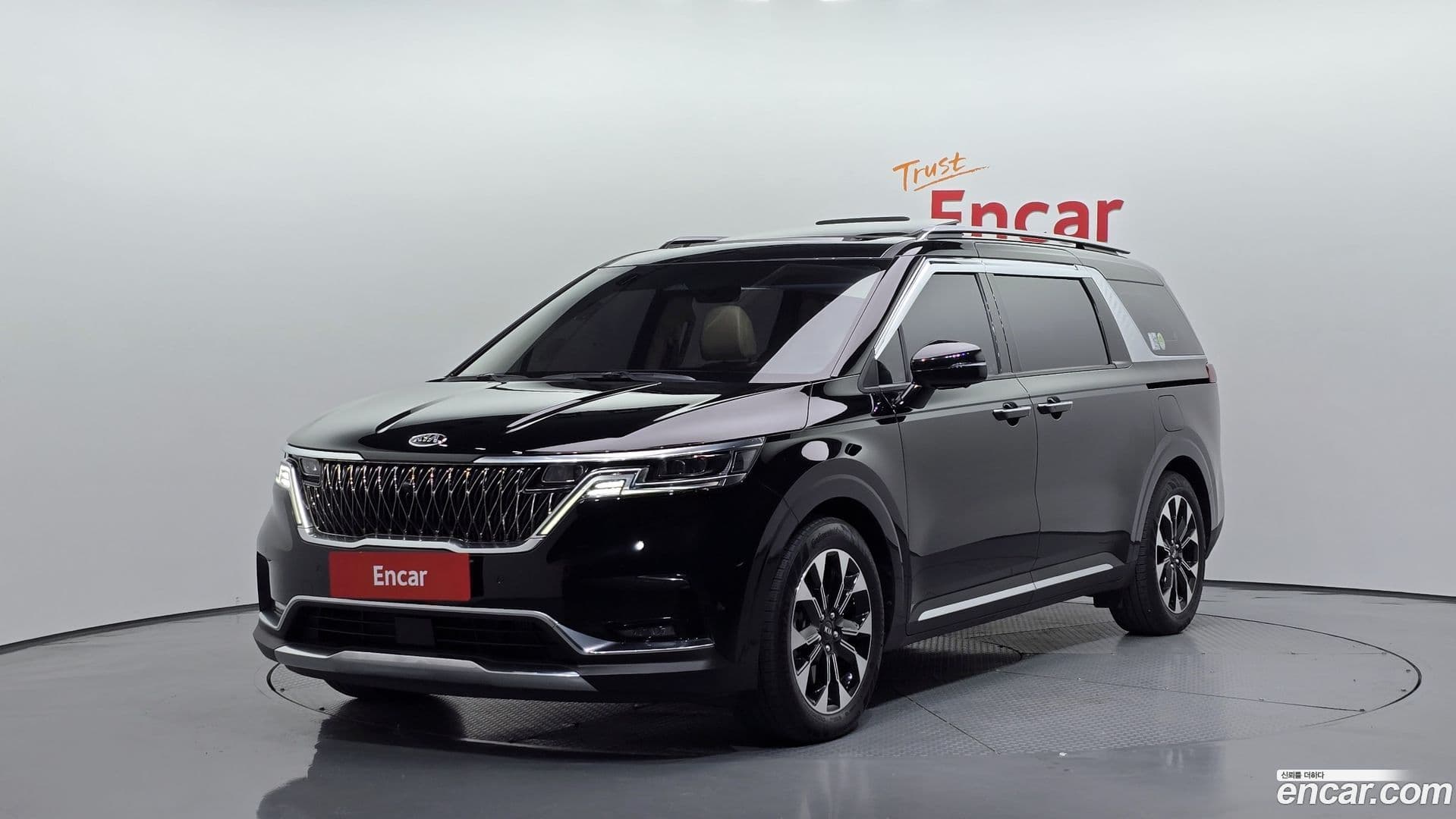 Main__Slider__Photo:Canival Kia 2020.8-0