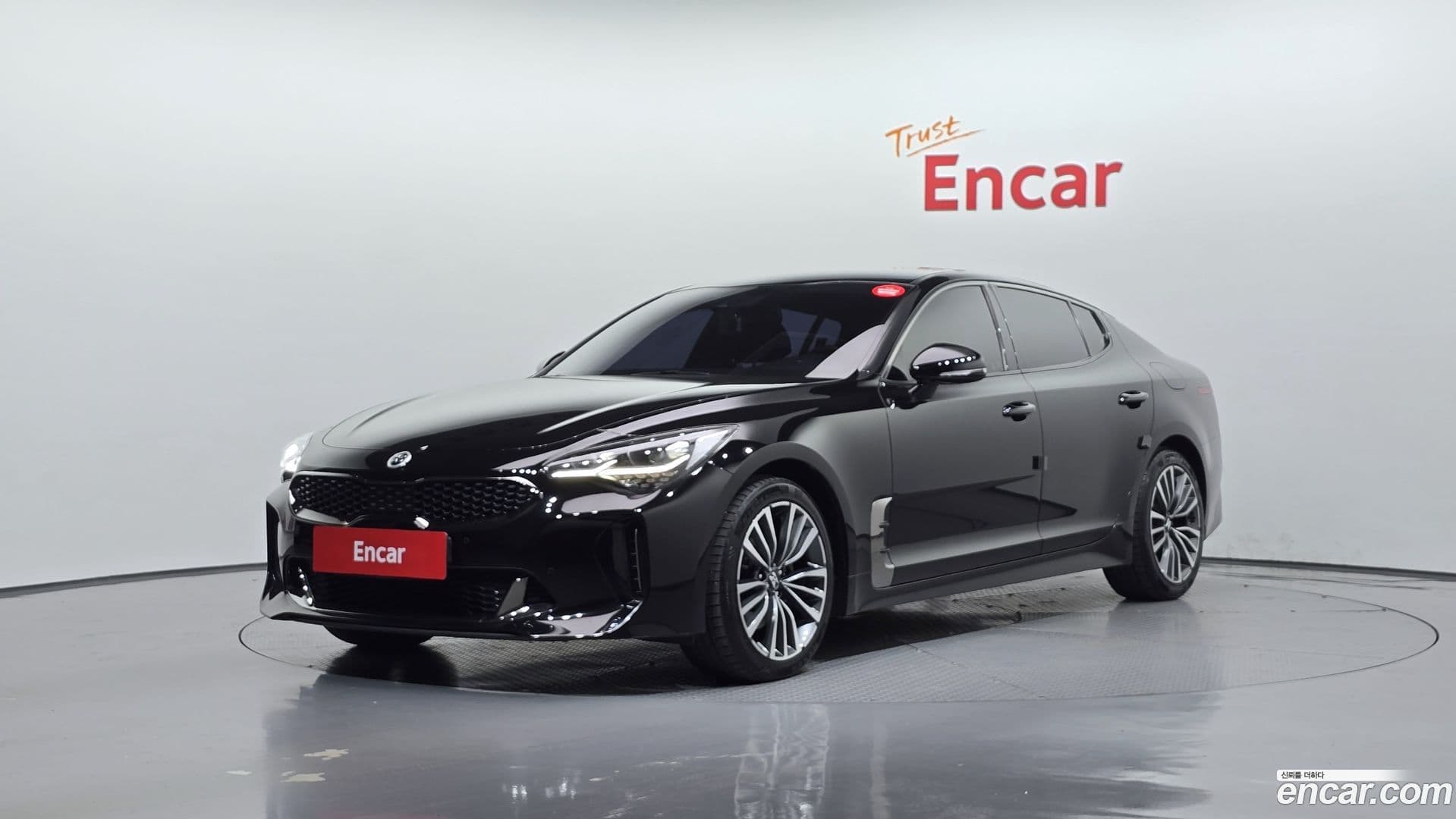 Main__Slider__Photo:Stinger Kia 2017.7-0
