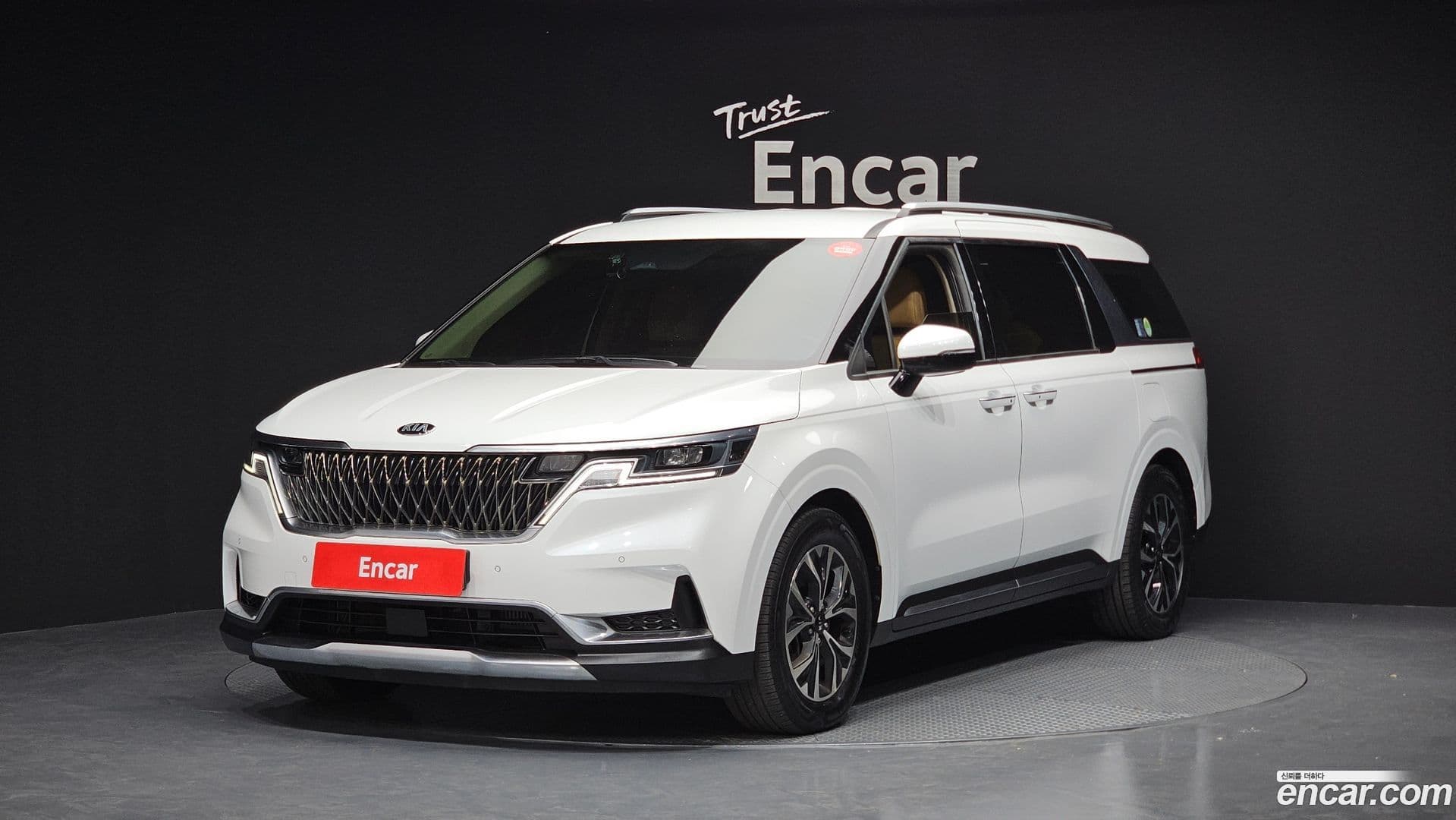 Main__Slider__Photo:Canival Kia 2020.8-0