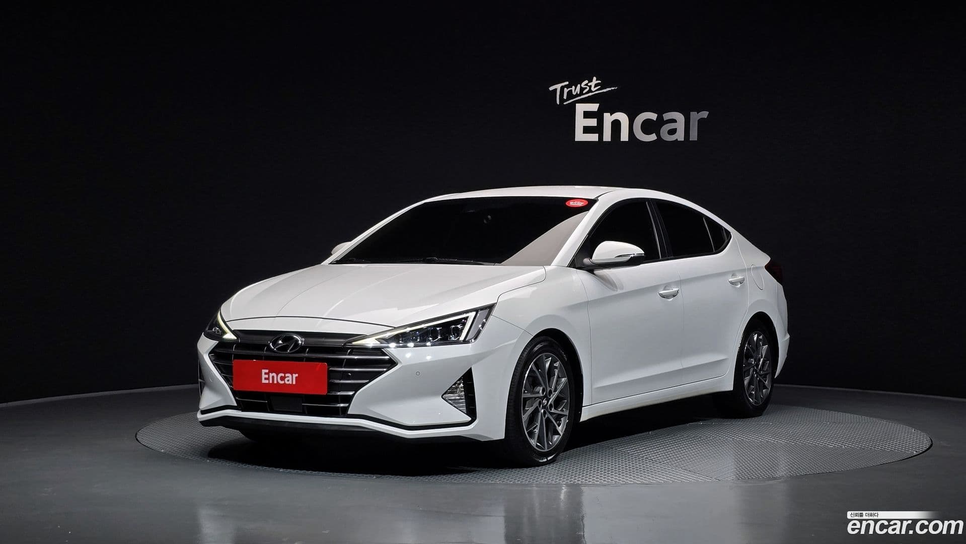 Main__Slider__Photo:AVANTE Hyundai 2019.6-0