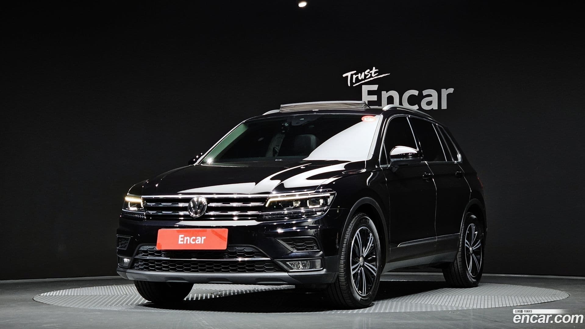 Main__Slider__Photo:Tiguan Volkswagen 2020.2-0