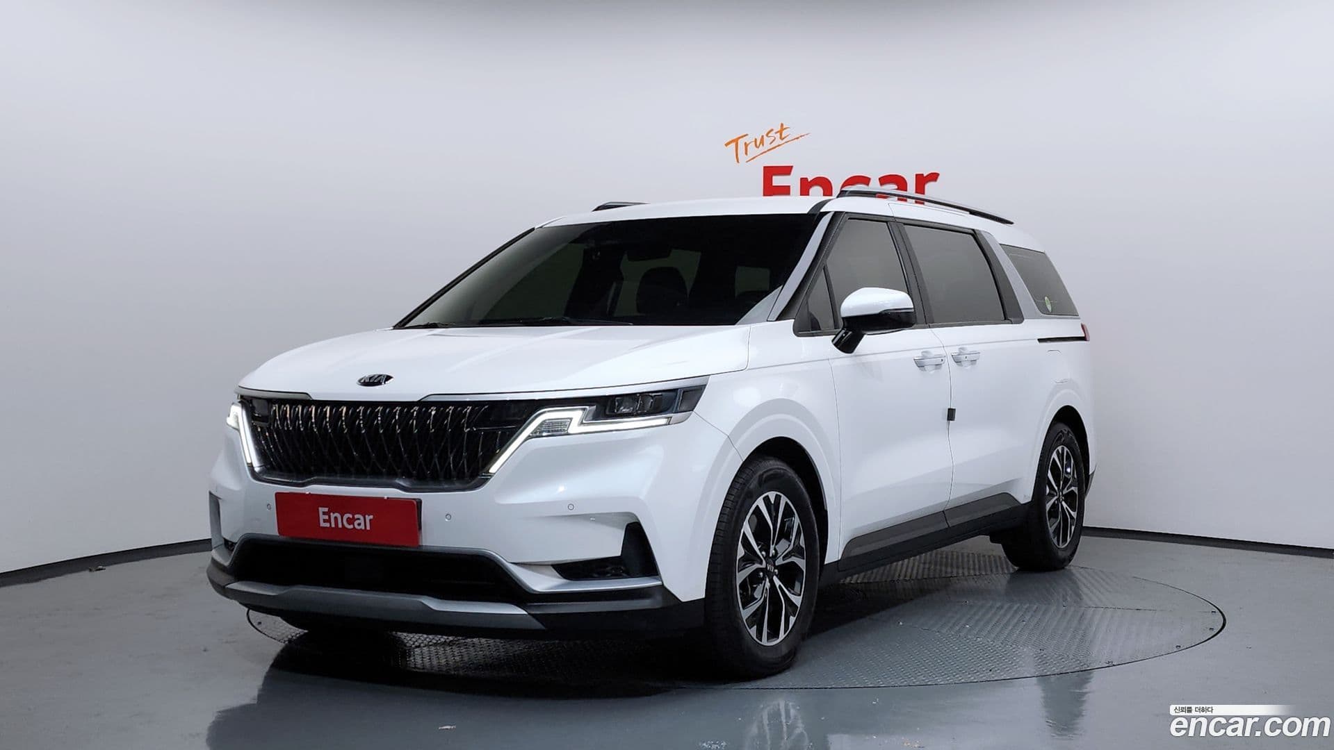 Main__Slider__Photo:Canival Kia 2020.9-0