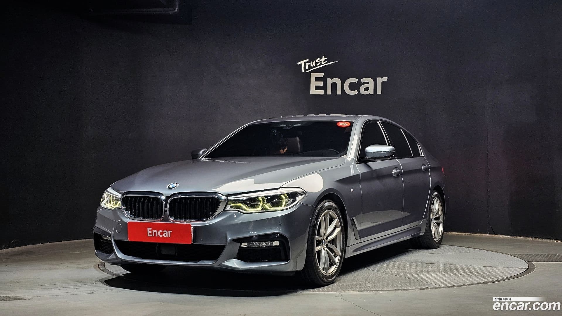 Main__Slider__Photo:5-Series BMW 2017.5-0