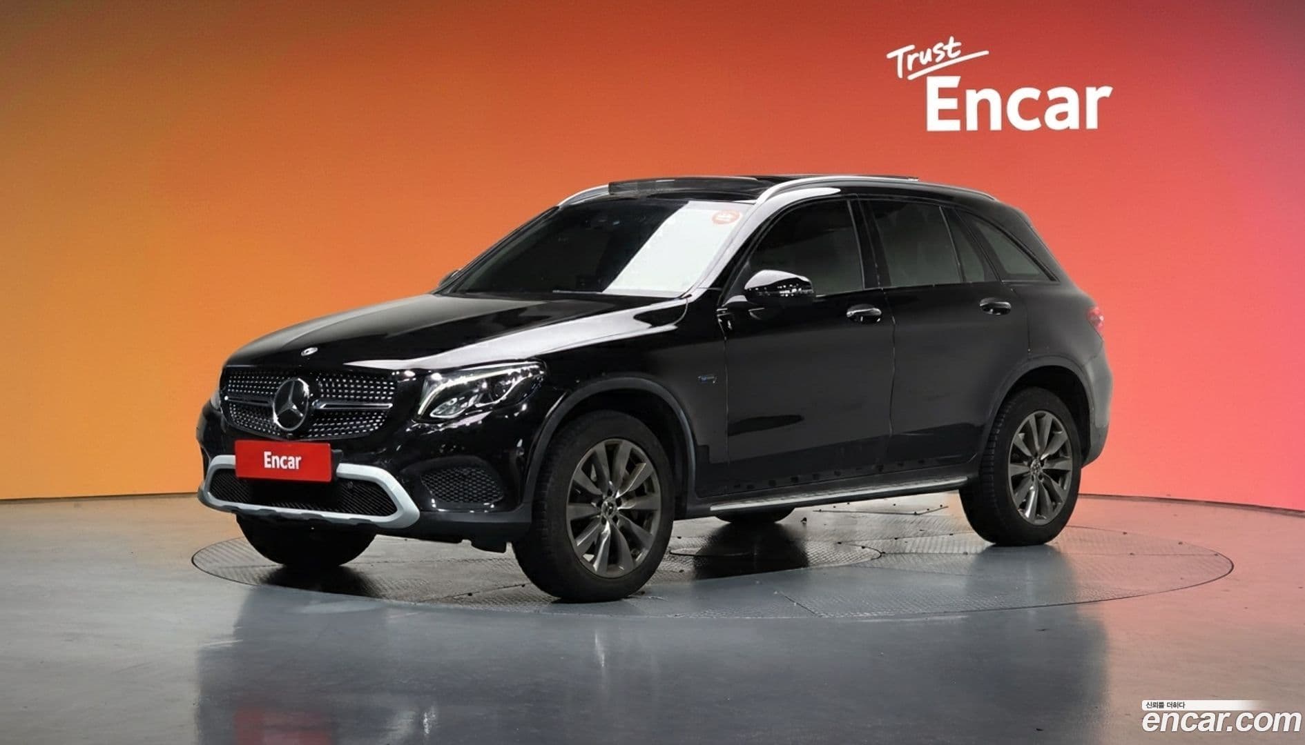 Main__Slider__Photo:GLC-Class Mercedes-Benz 2019.5-0