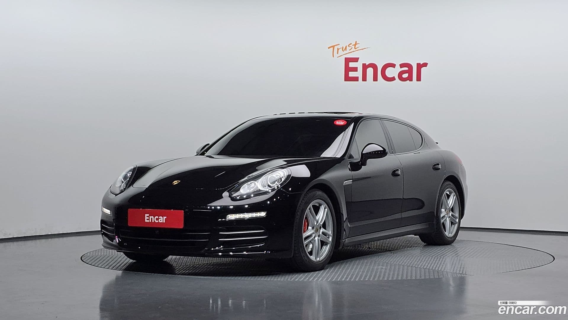 Main__Slider__Photo:Panamera Porsche 2015.2-0