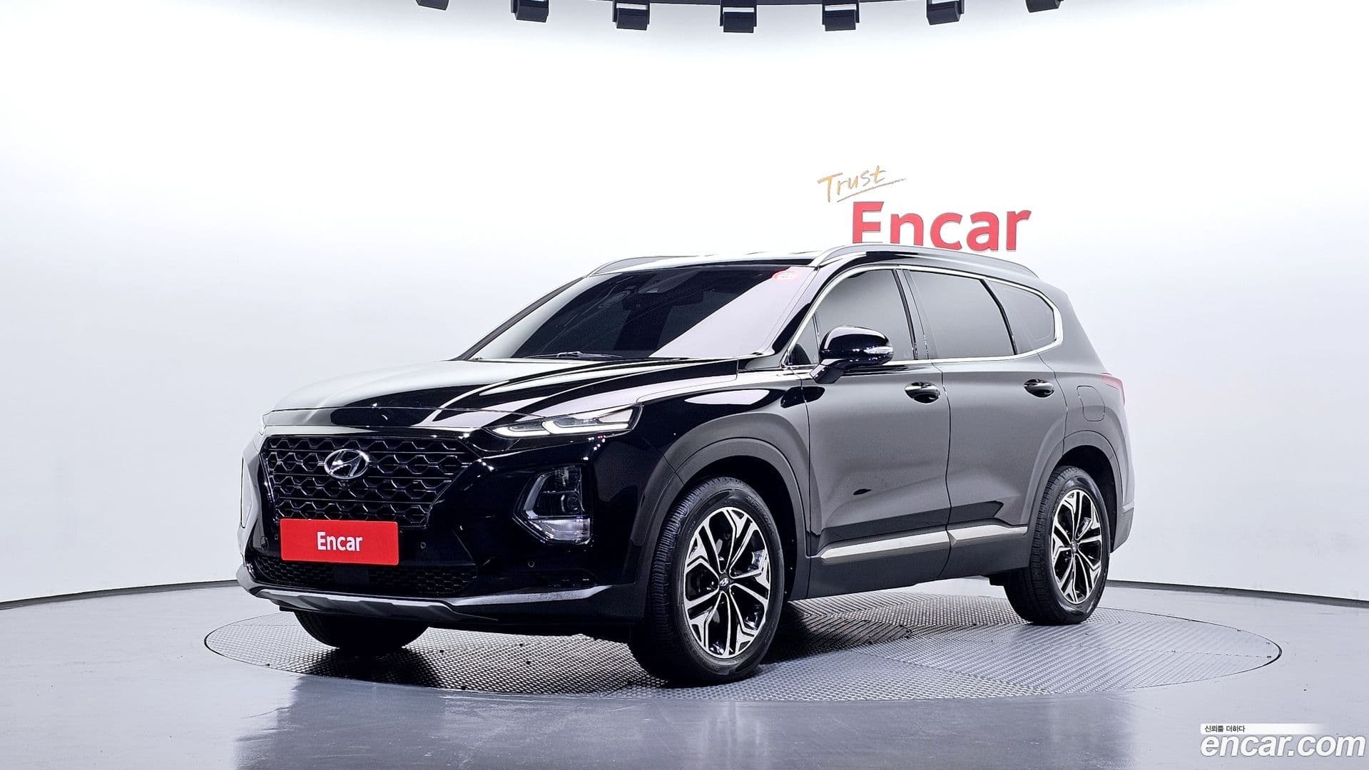 Main__Slider__Photo:Santafe Hyundai 2018.3-0