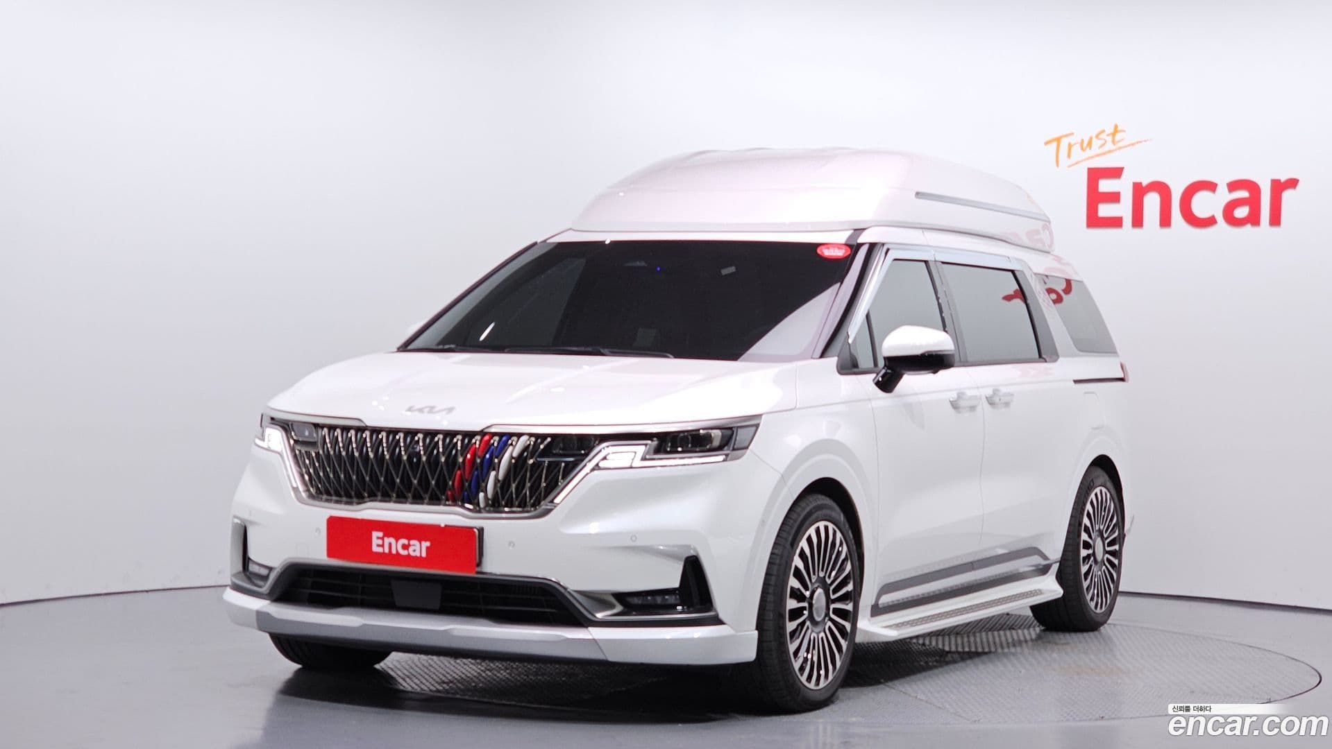 Main__Slider__Photo:Canival Kia 2023.5-0