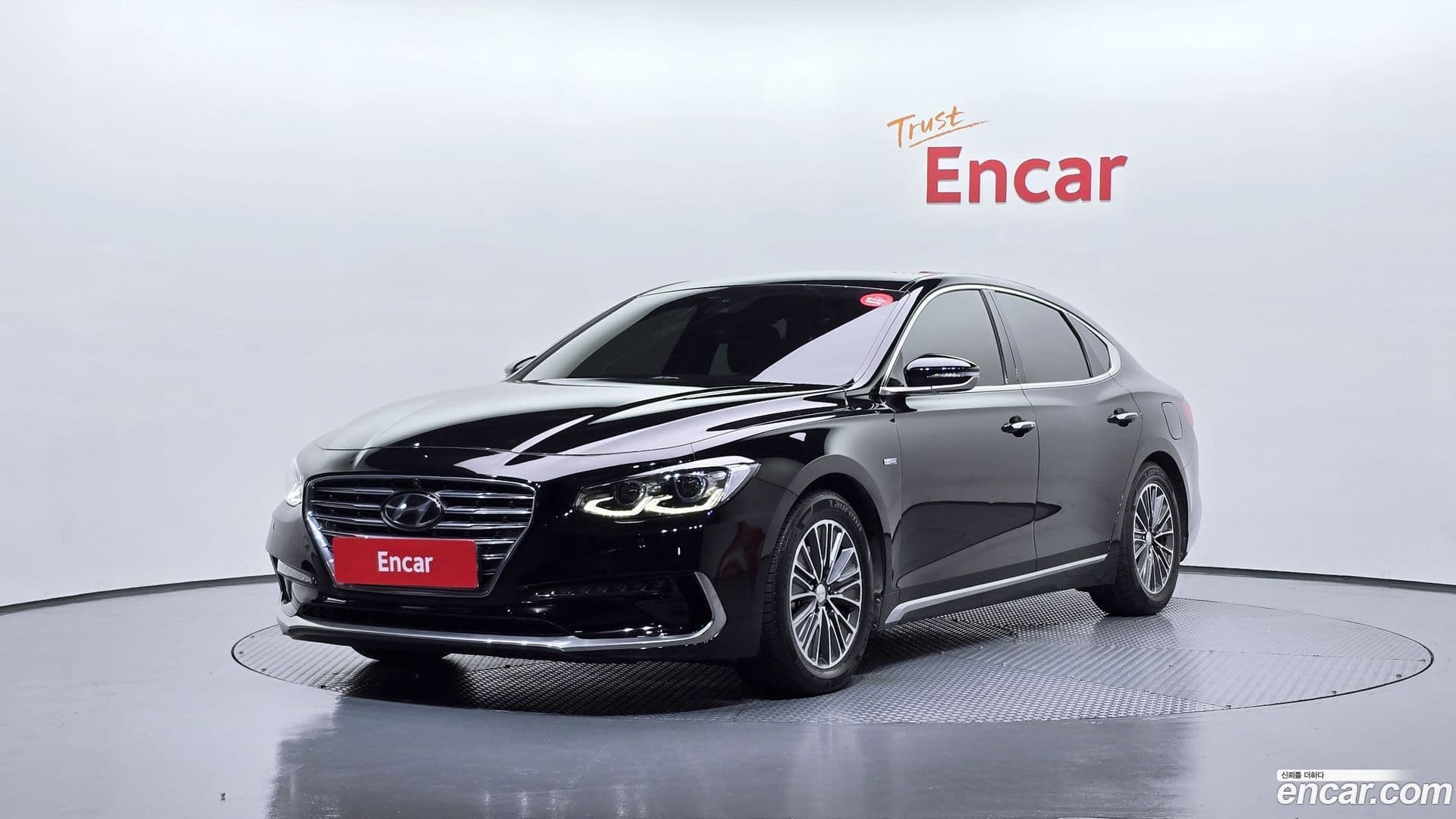 Main__Slider__Photo:Grandeur Hyundai 2019.4-0