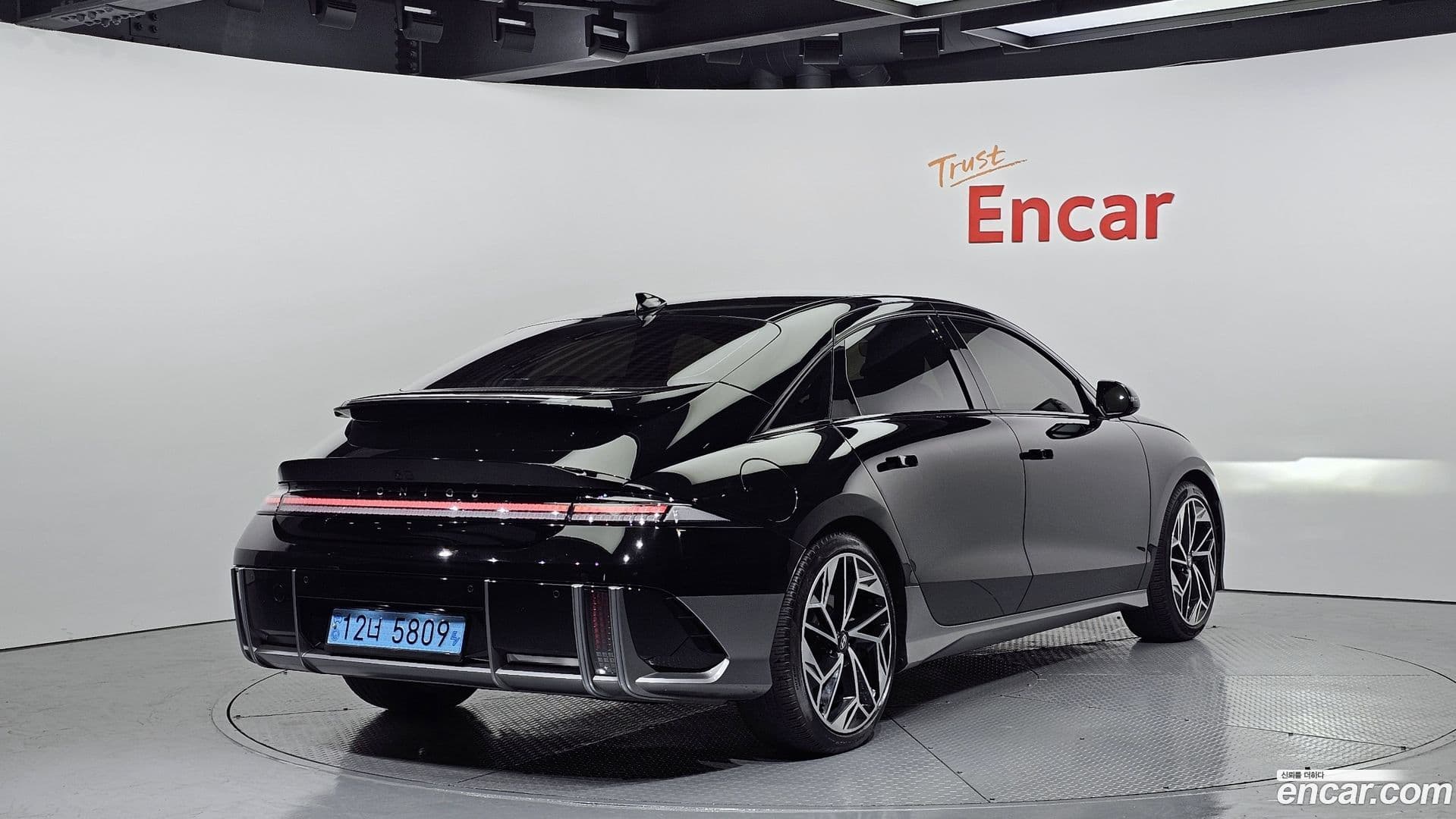Main__Slider__Photo:Ioniq6 Hyundai 2022.10-0