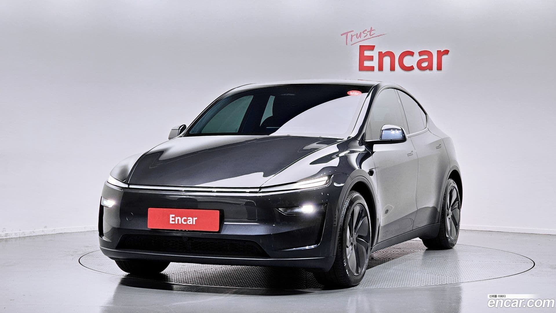 Main__Slider__Photo:Model Y Tesla 2025.4-0