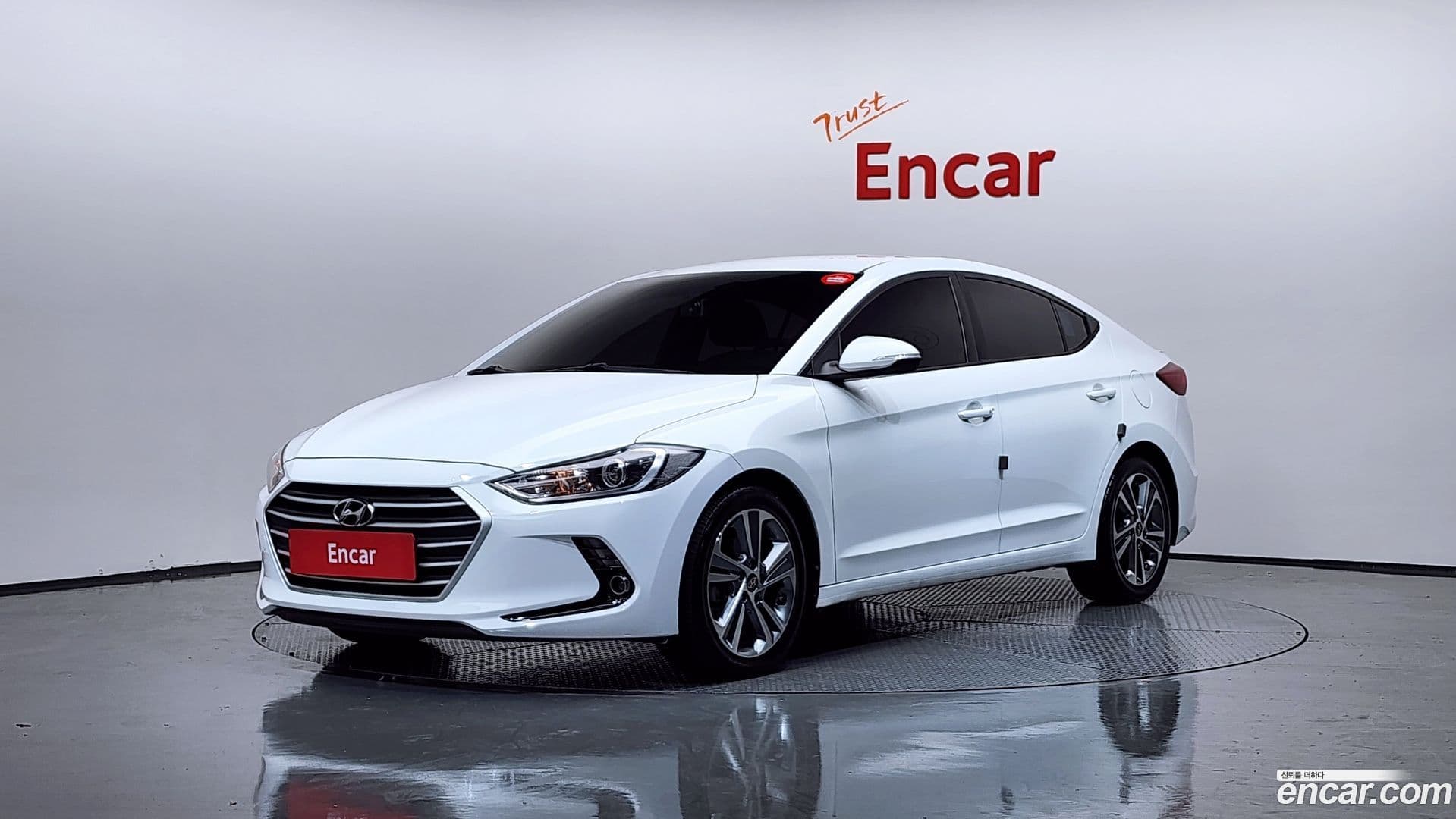 Main__Slider__Photo:AVANTE Hyundai 2018.2-0