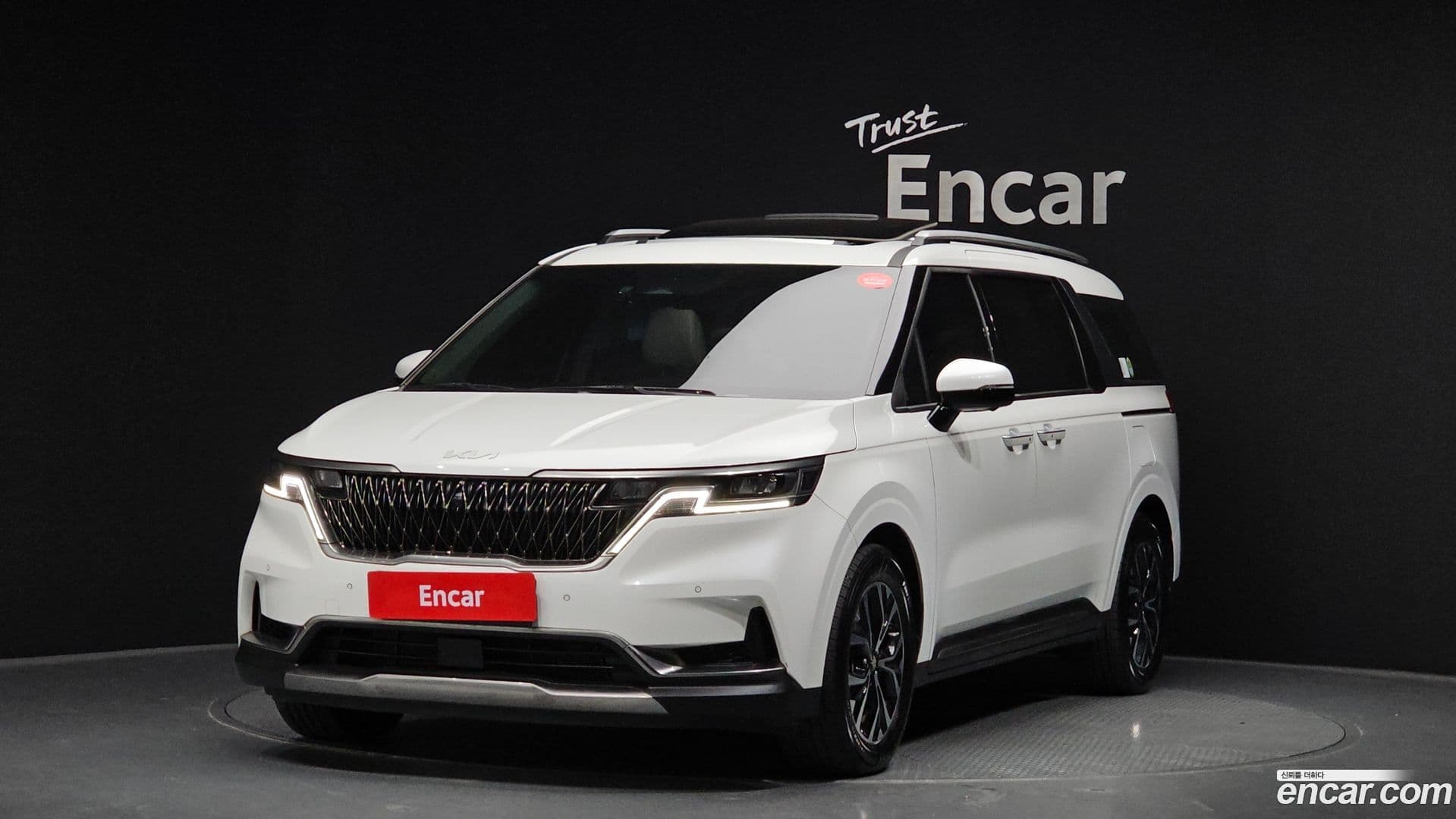 Main__Slider__Photo:Canival Kia 2022.1-0
