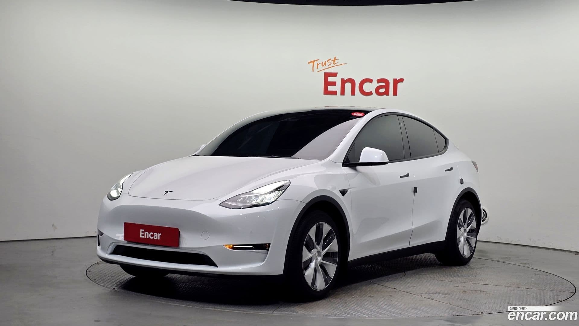 Main__Slider__Photo:Model Y Tesla 2022.5-0