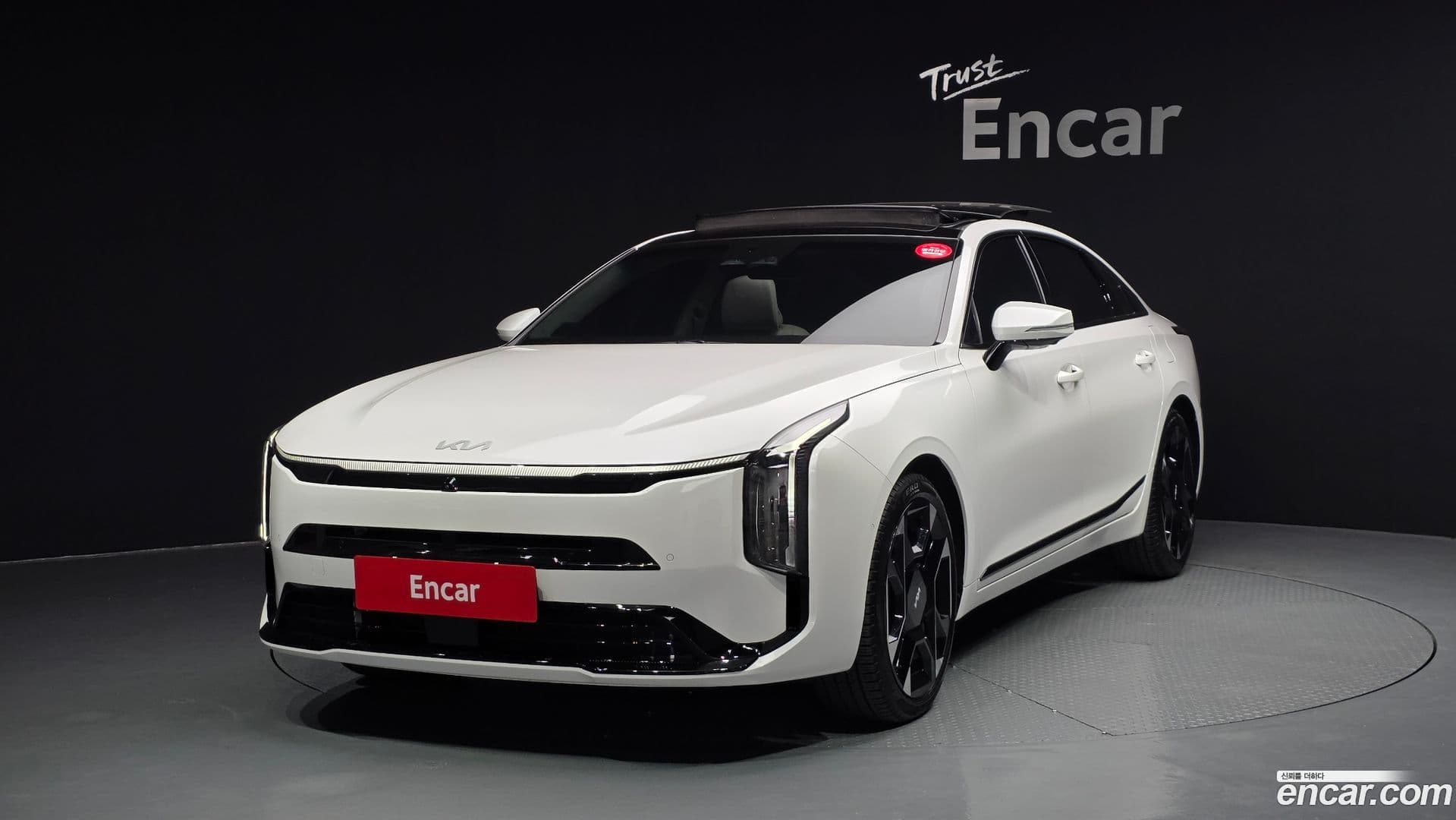 Main__Slider__Photo:K8 Kia 2025.4-0