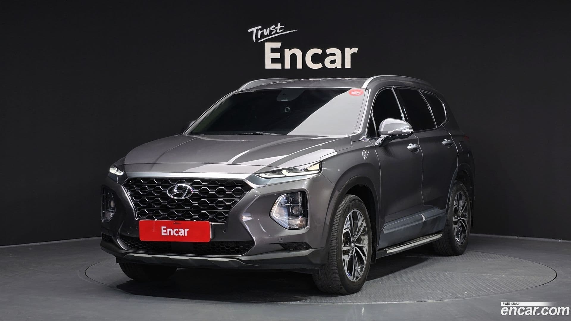 Main__Slider__Photo:Santafe Hyundai 2019.4-0