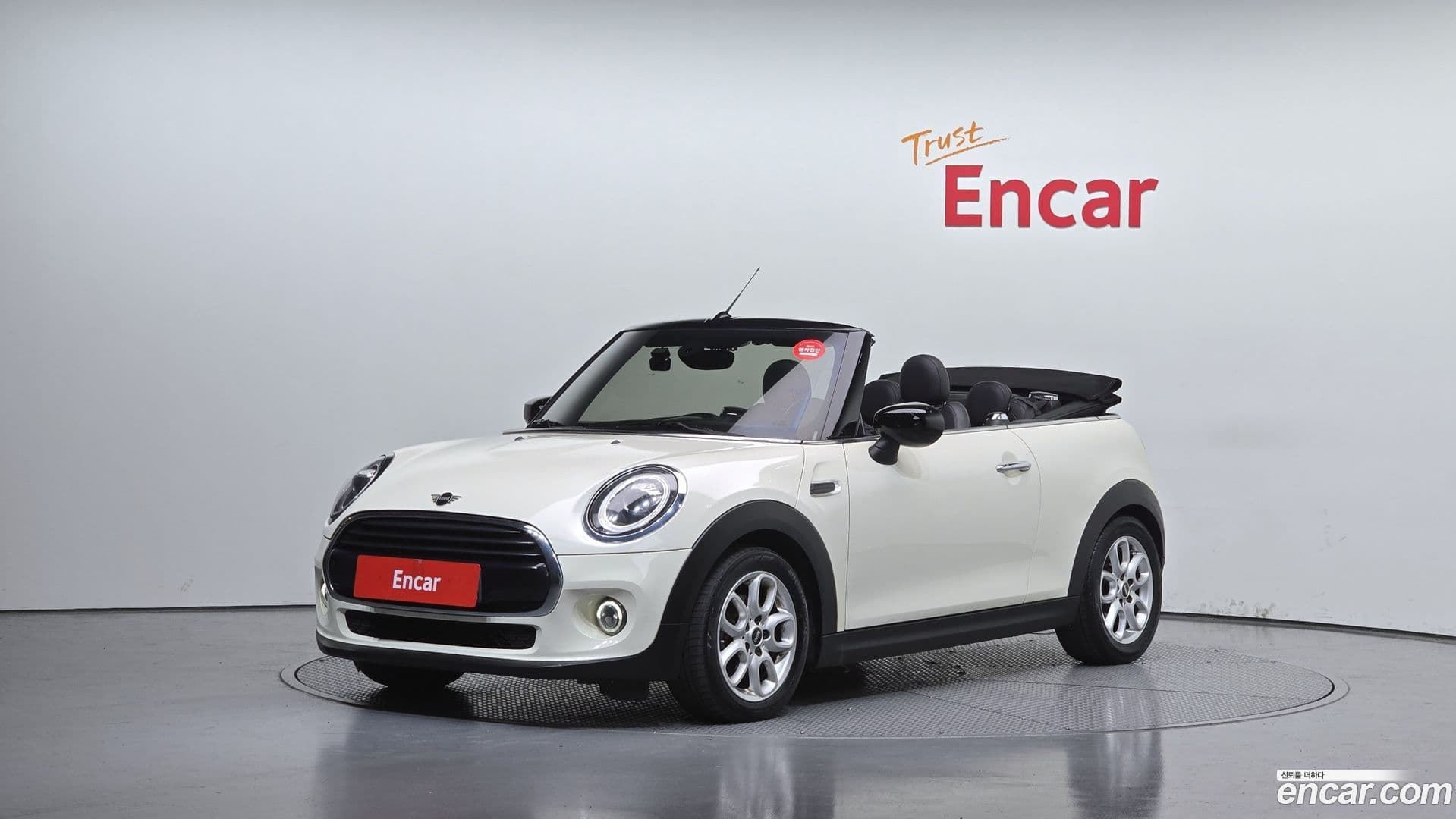 Main__Slider__Photo:Cooper Convertible Mini 2020.11-0