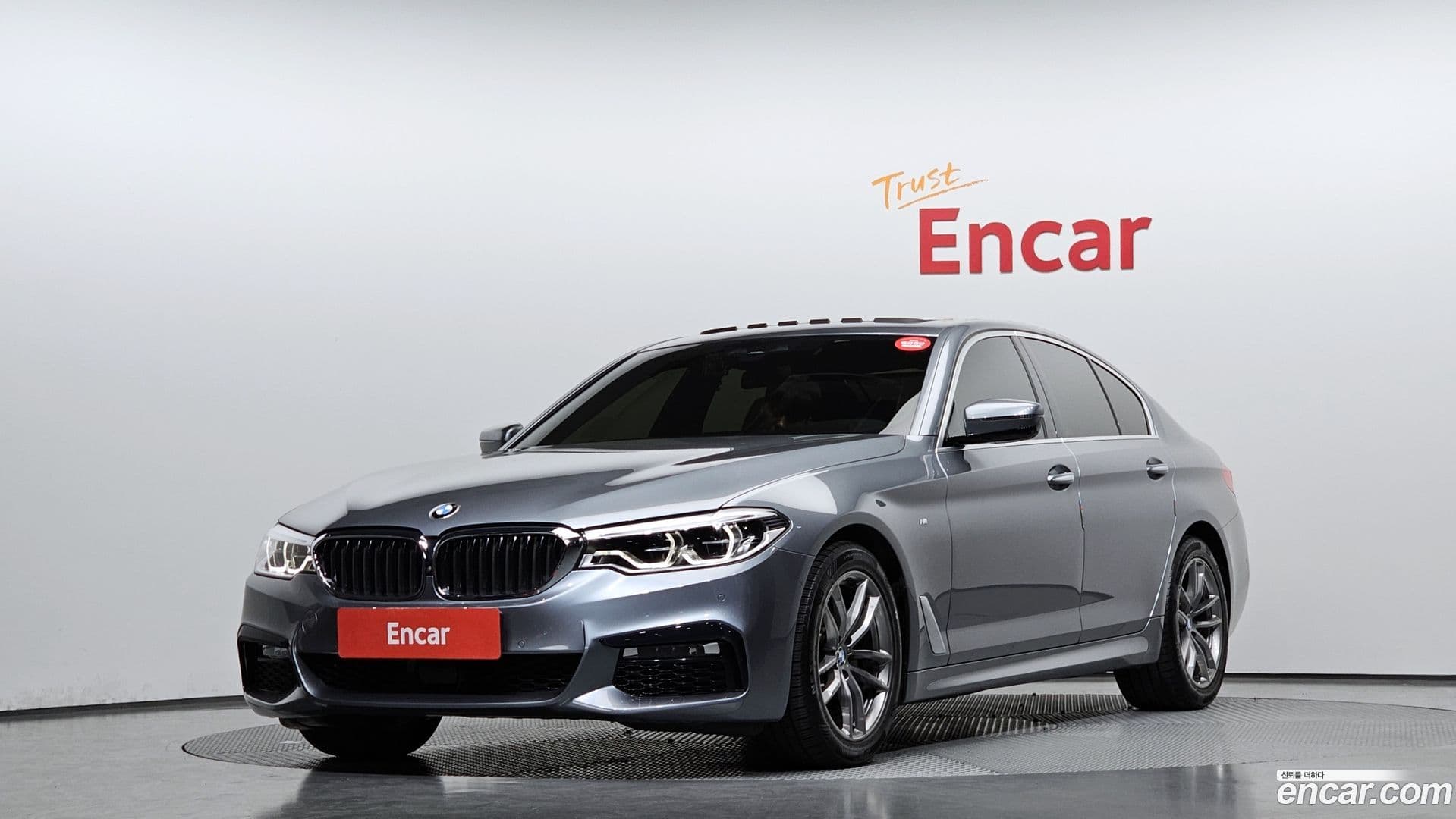 Main__Slider__Photo:5-Series BMW 2017.10-0