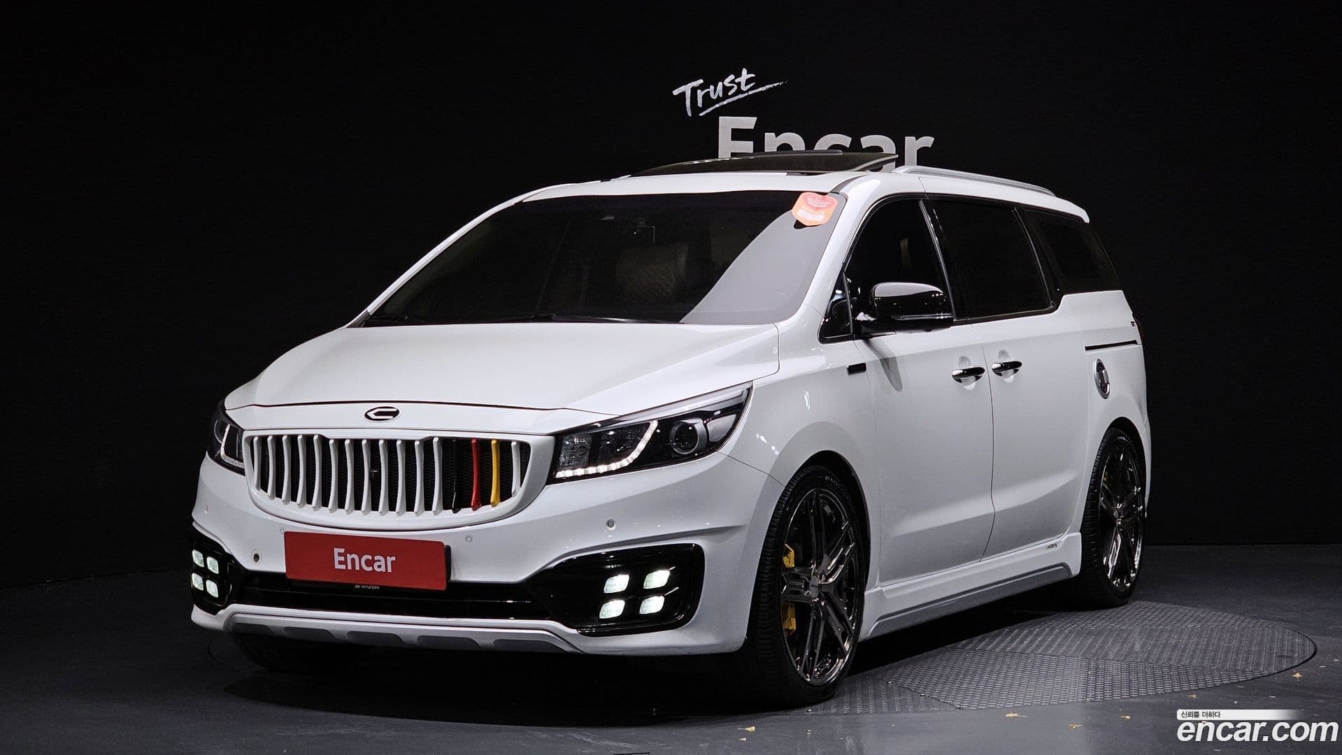 Main__Slider__Photo:Canival Kia 2016.1-0