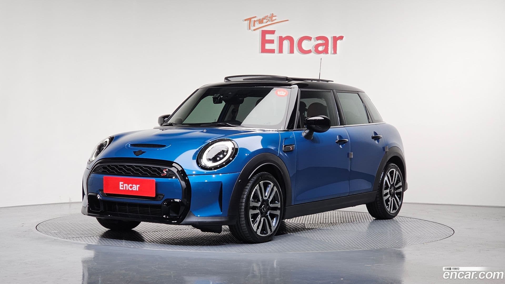 Main__Slider__Photo:Cooper Mini 2023.6-0