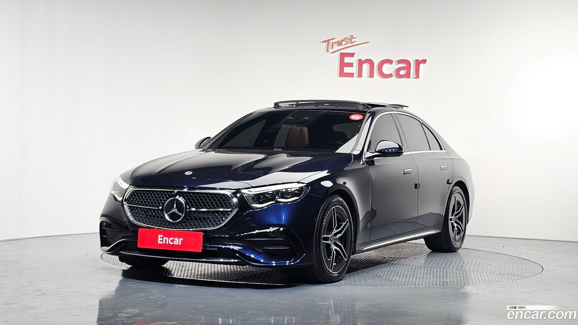 Main__Slider__Photo:E-Class Mercedes-Benz 2024.7-0