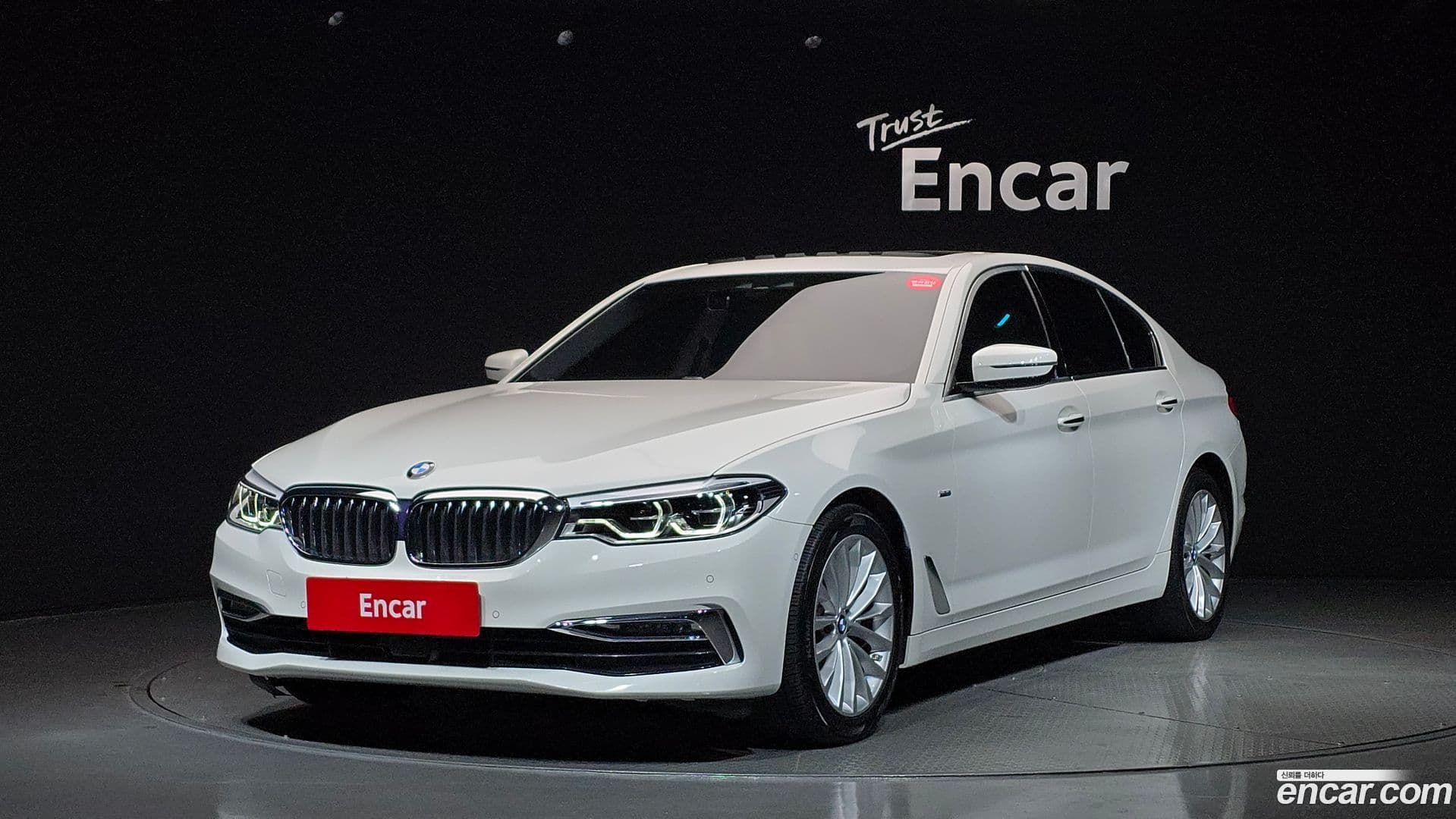 Main__Slider__Photo:5-Series BMW 2018.5-0