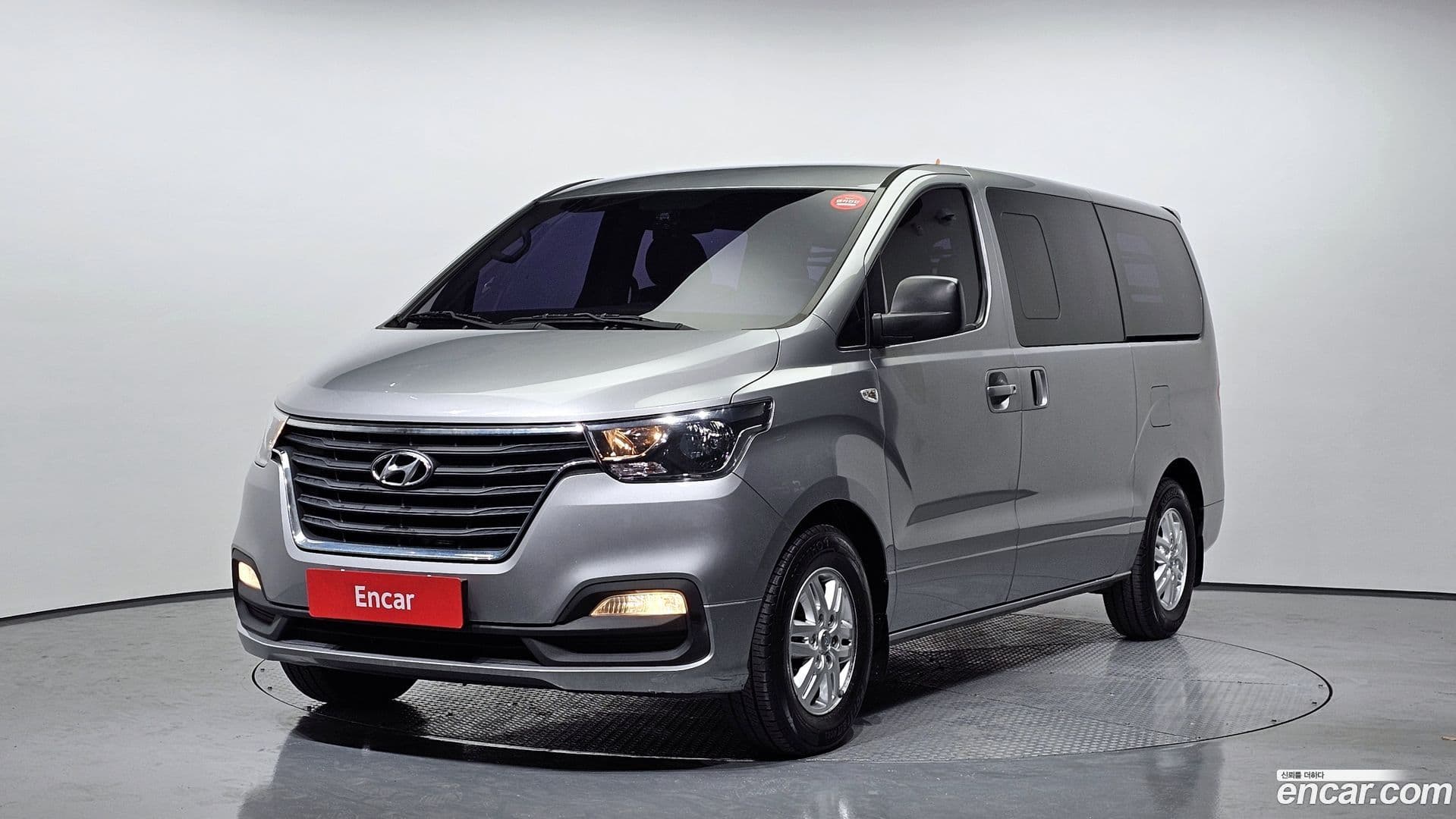 Main__Slider__Photo:Starex Hyundai 2019.0-0