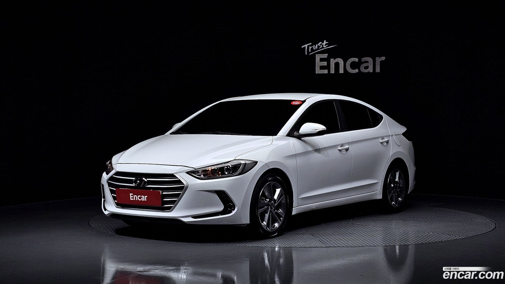 Main__Slider__Photo:AVANTE Hyundai 2017.2-0
