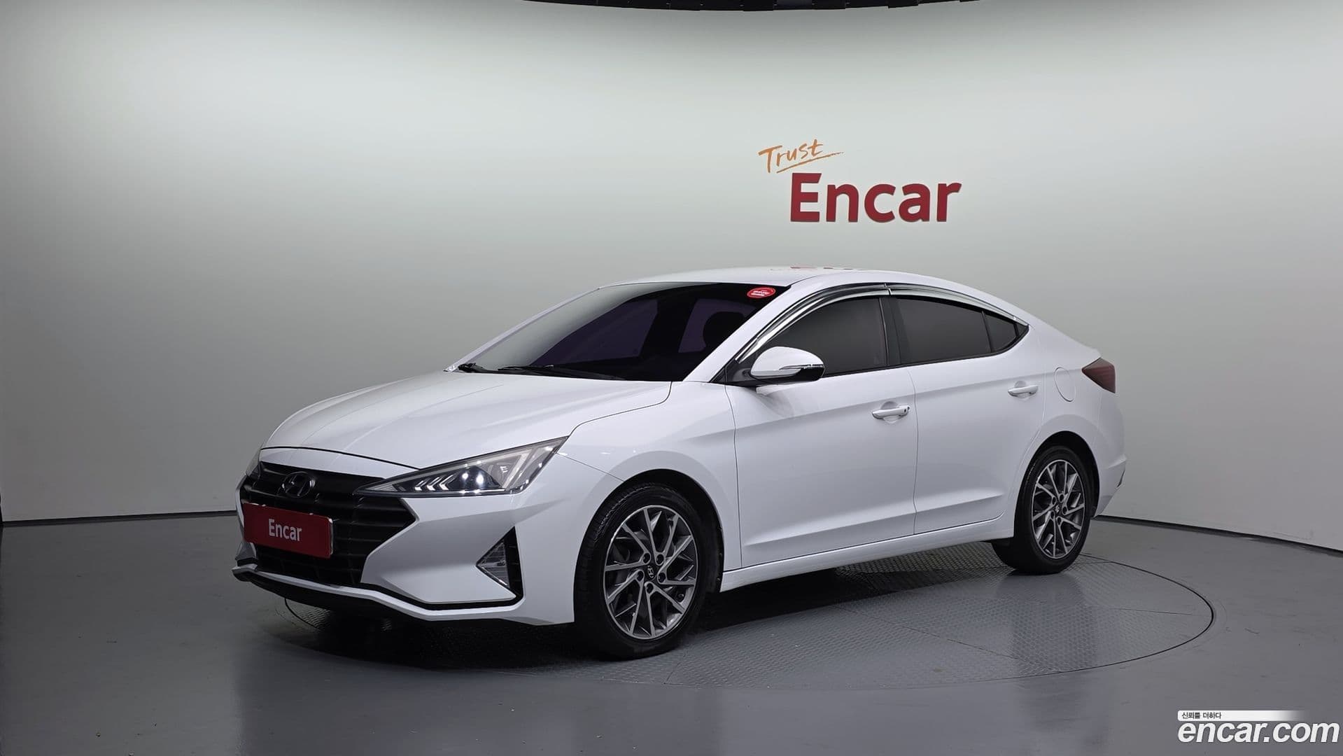 Main__Slider__Photo:AVANTE Hyundai 2019.3-0