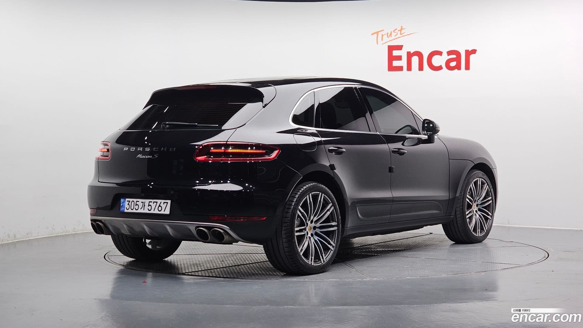 Main__Slider__Photo:Macan Porsche 2014.8-0