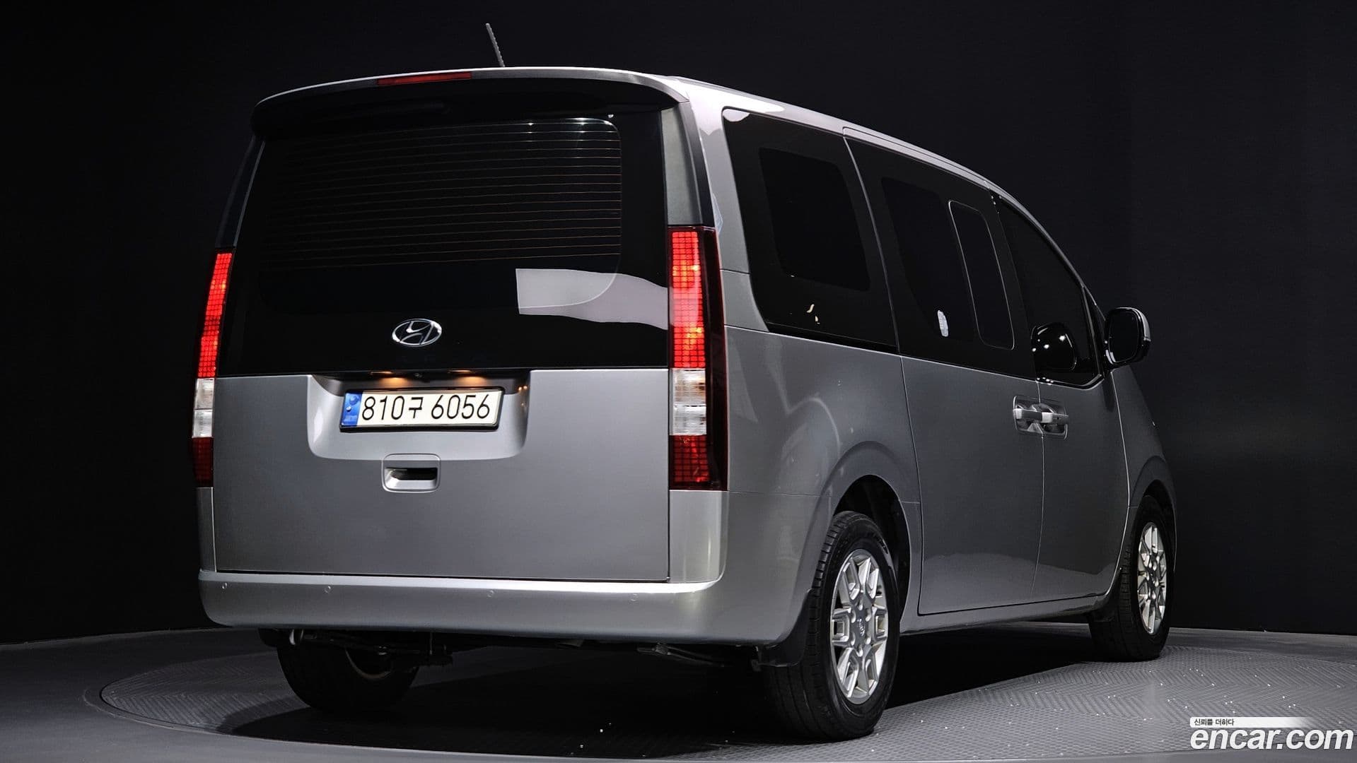 Main__Slider__Photo:Staria Hyundai 2022.2-0