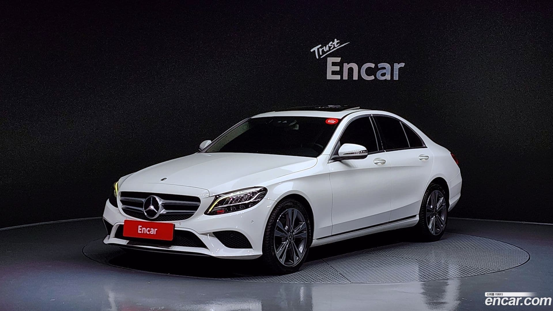 Main__Slider__Photo:C-Class Mercedes-Benz 2019.5-0