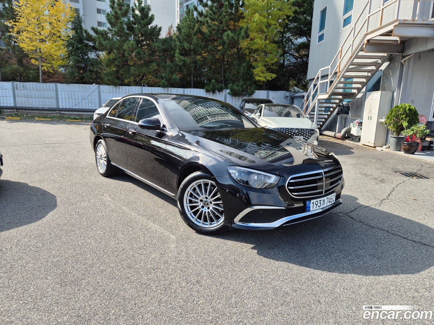 Main__Slider__Photo:E-Class Mercedes-Benz 2023.9-0