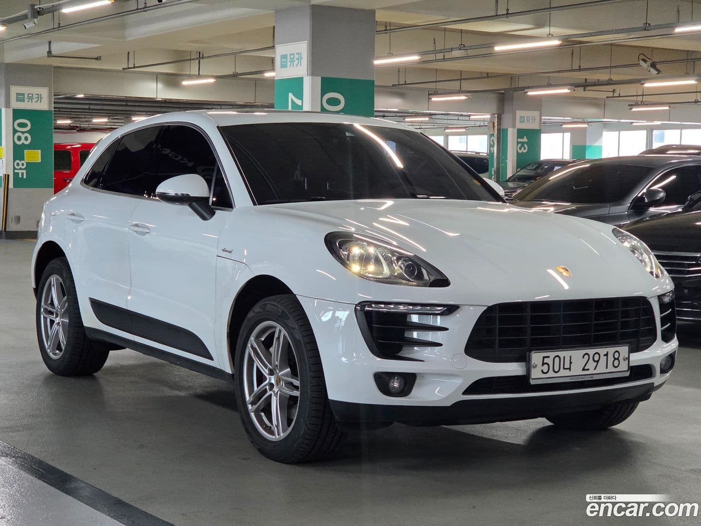 Main__Slider__Photo:Macan Porsche 2017.11-0