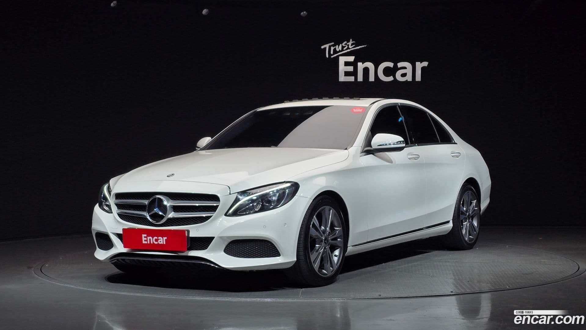Main__Slider__Photo:C-Class Mercedes-Benz 2017.6-0